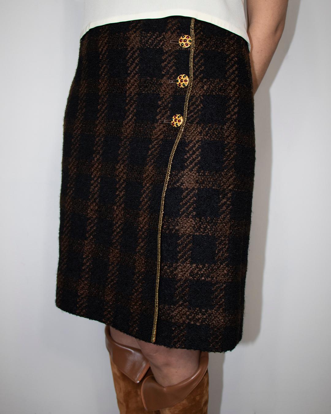 Chanel Wool Mid-Length Skirt in Brown For Sale 2