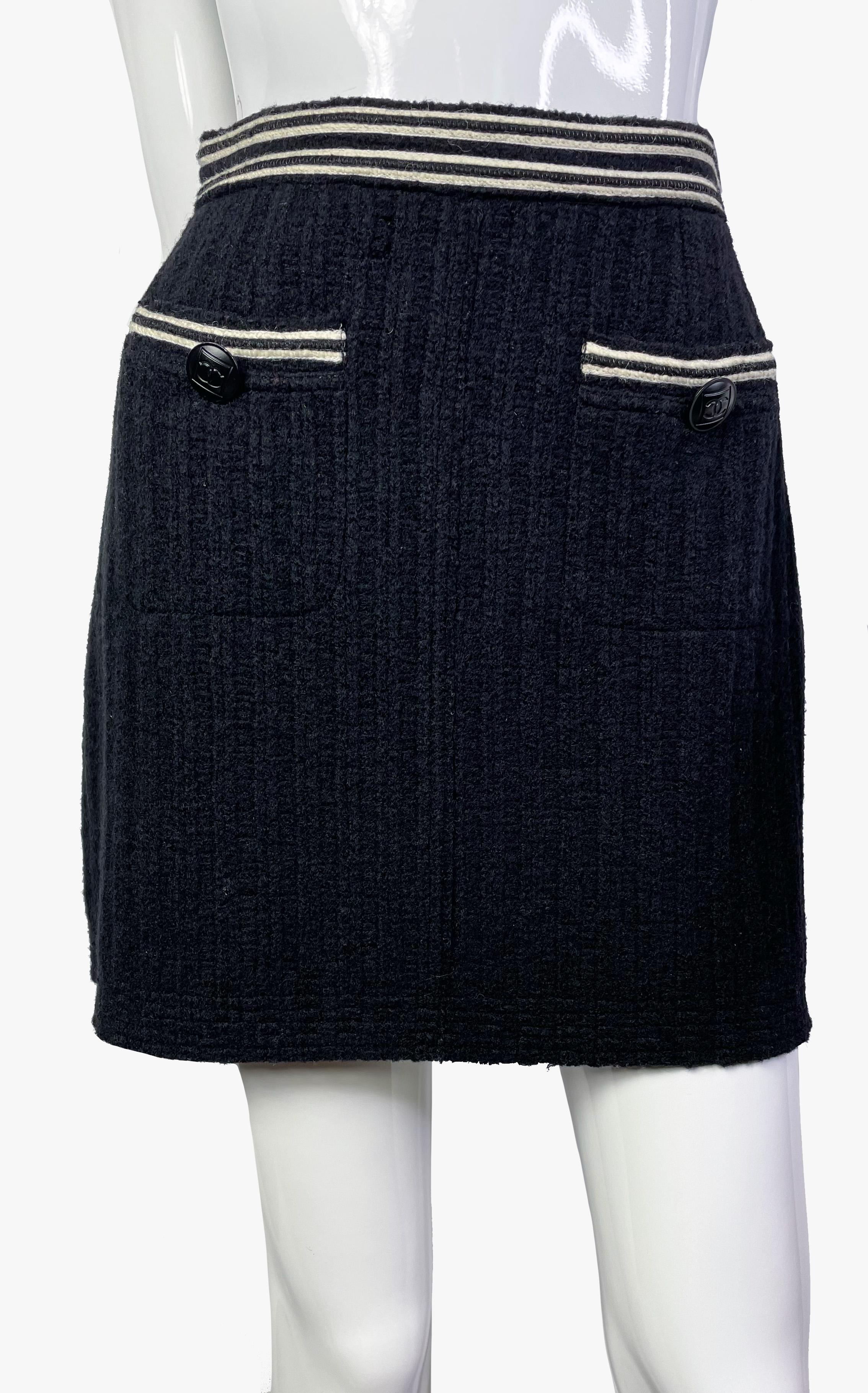 Black Chanel wool mini skirt, 2010s  For Sale