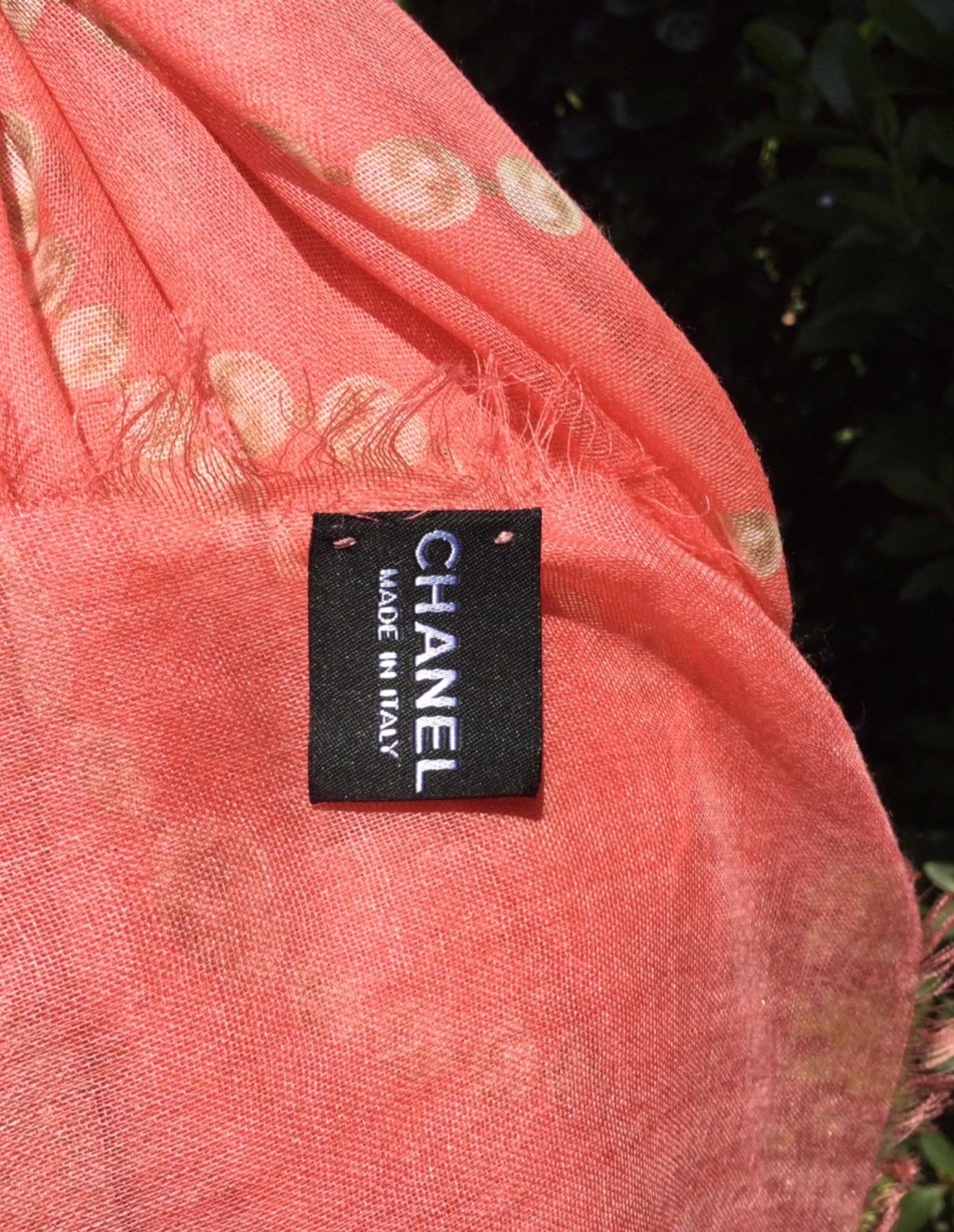 Chanel wool pink salmon Scarf In New Condition In Carnate, IT