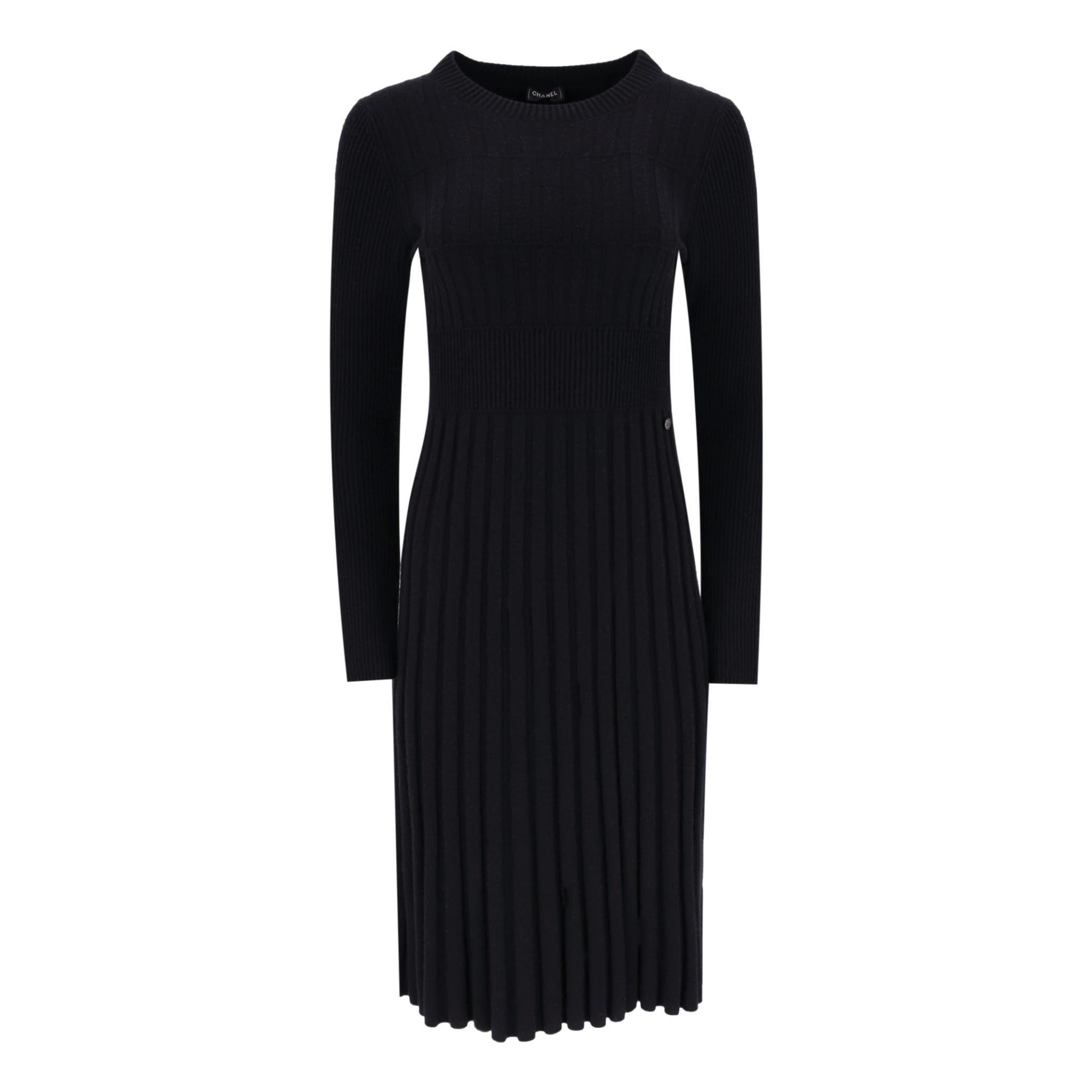 Chanel Wool Ribbed Plisse Dress For Sale