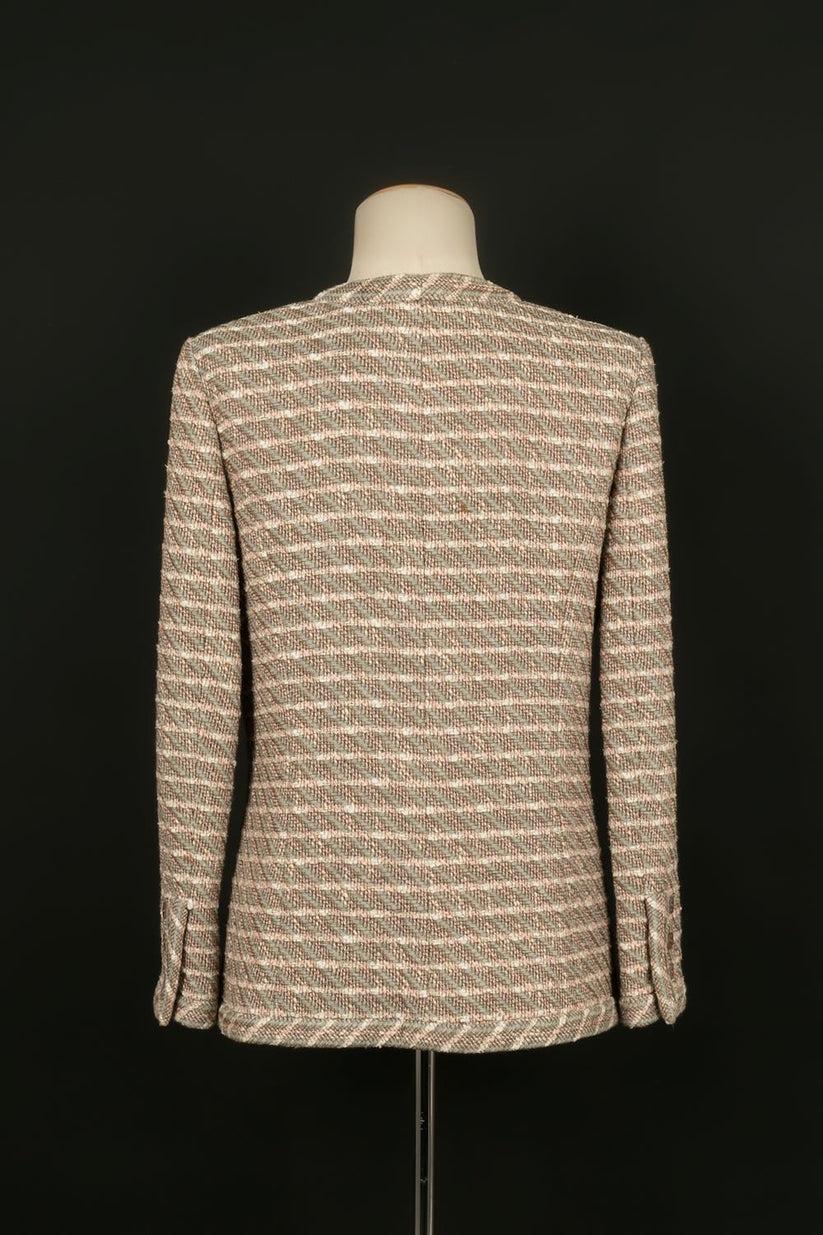 Chanel Wool Tweed Jacket with Silk Lining In Excellent Condition For Sale In SAINT-OUEN-SUR-SEINE, FR