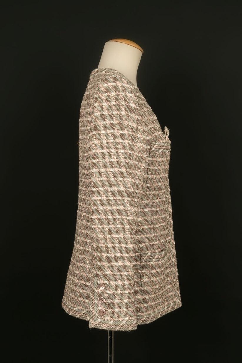 Chanel Wool Tweed Jacket with Silk Lining In Excellent Condition In SAINT-OUEN-SUR-SEINE, FR