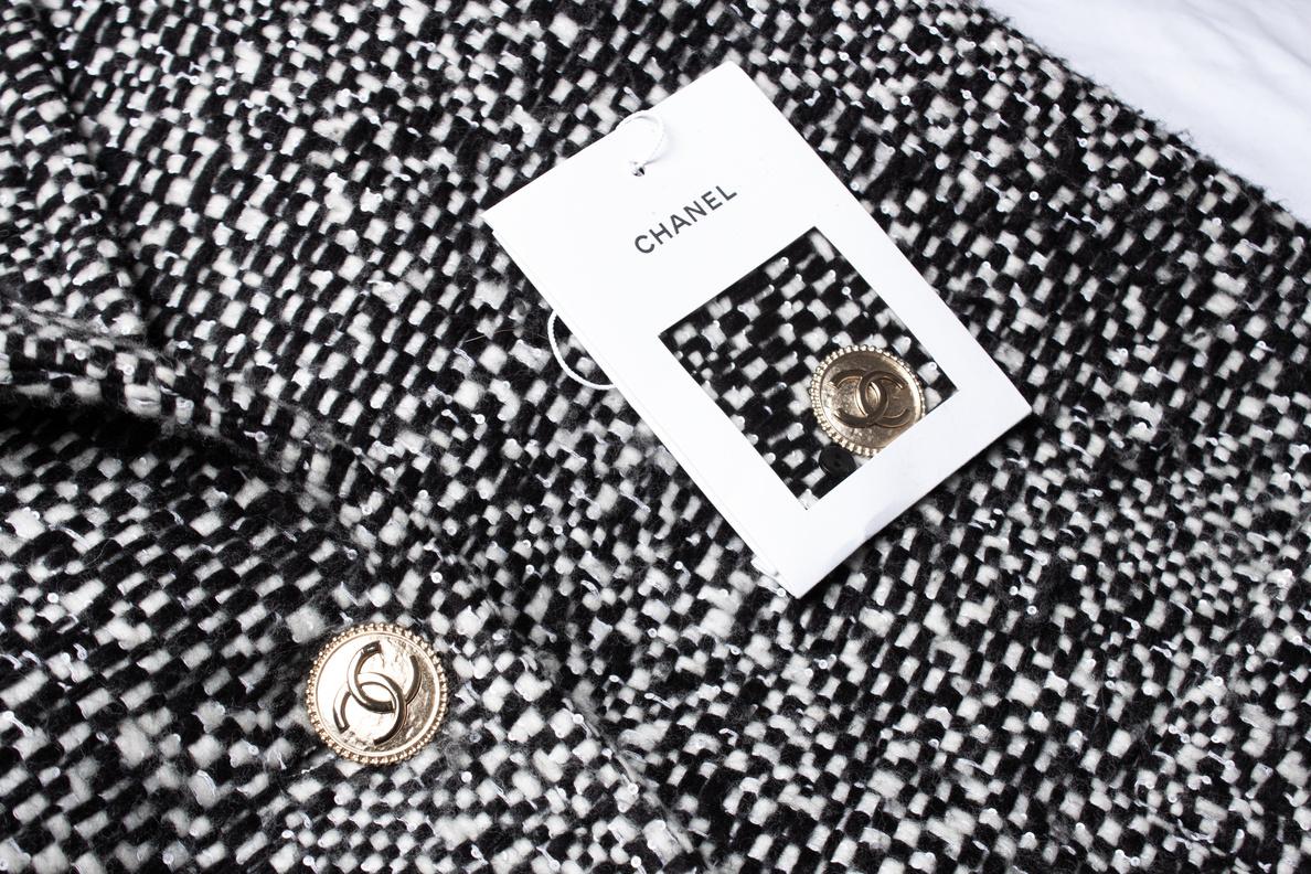 Chanel, Wool tweed sequinned coat For Sale 1