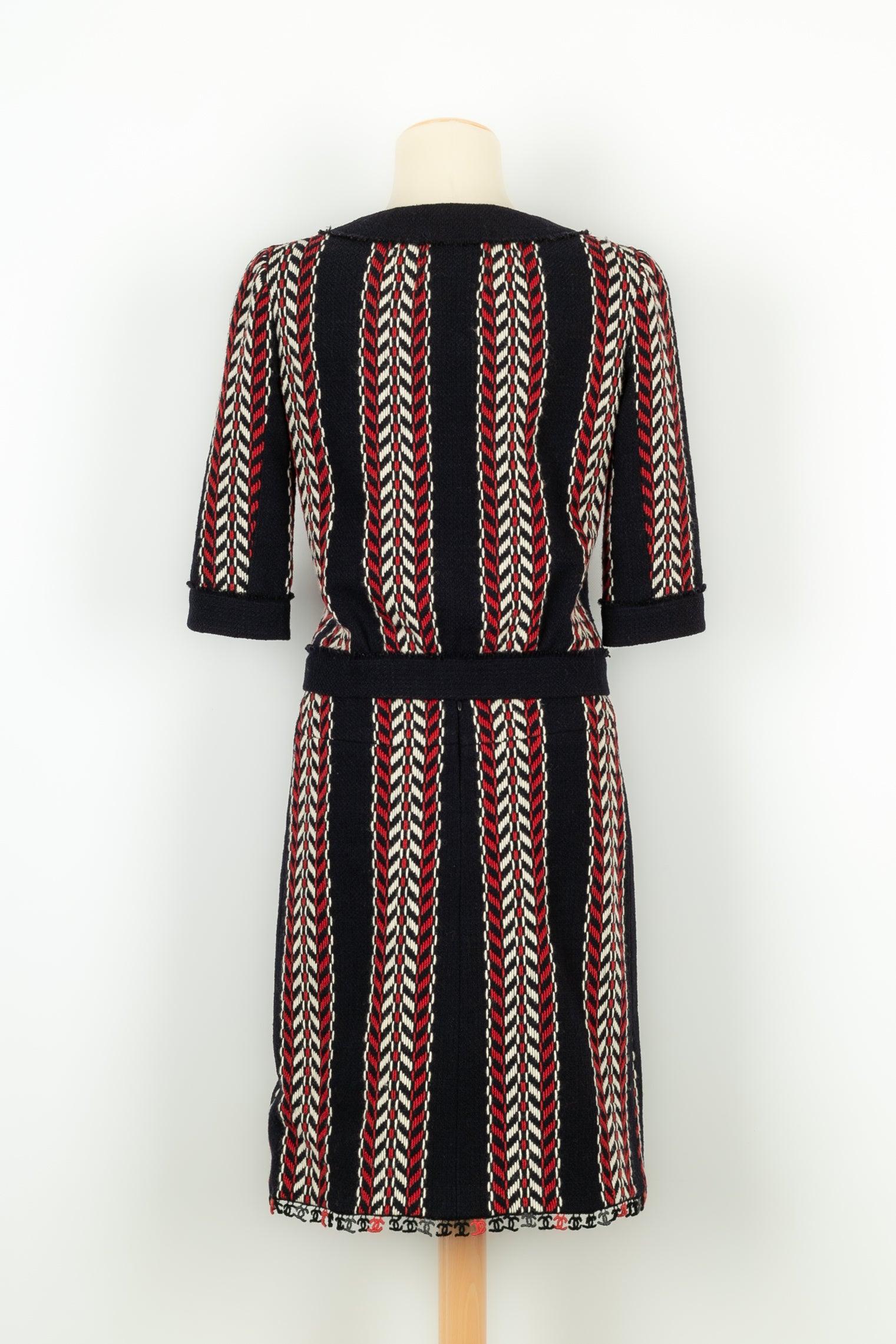 Chanel Woolen Suit With Skirt, 2001 In Excellent Condition For Sale In SAINT-OUEN-SUR-SEINE, FR