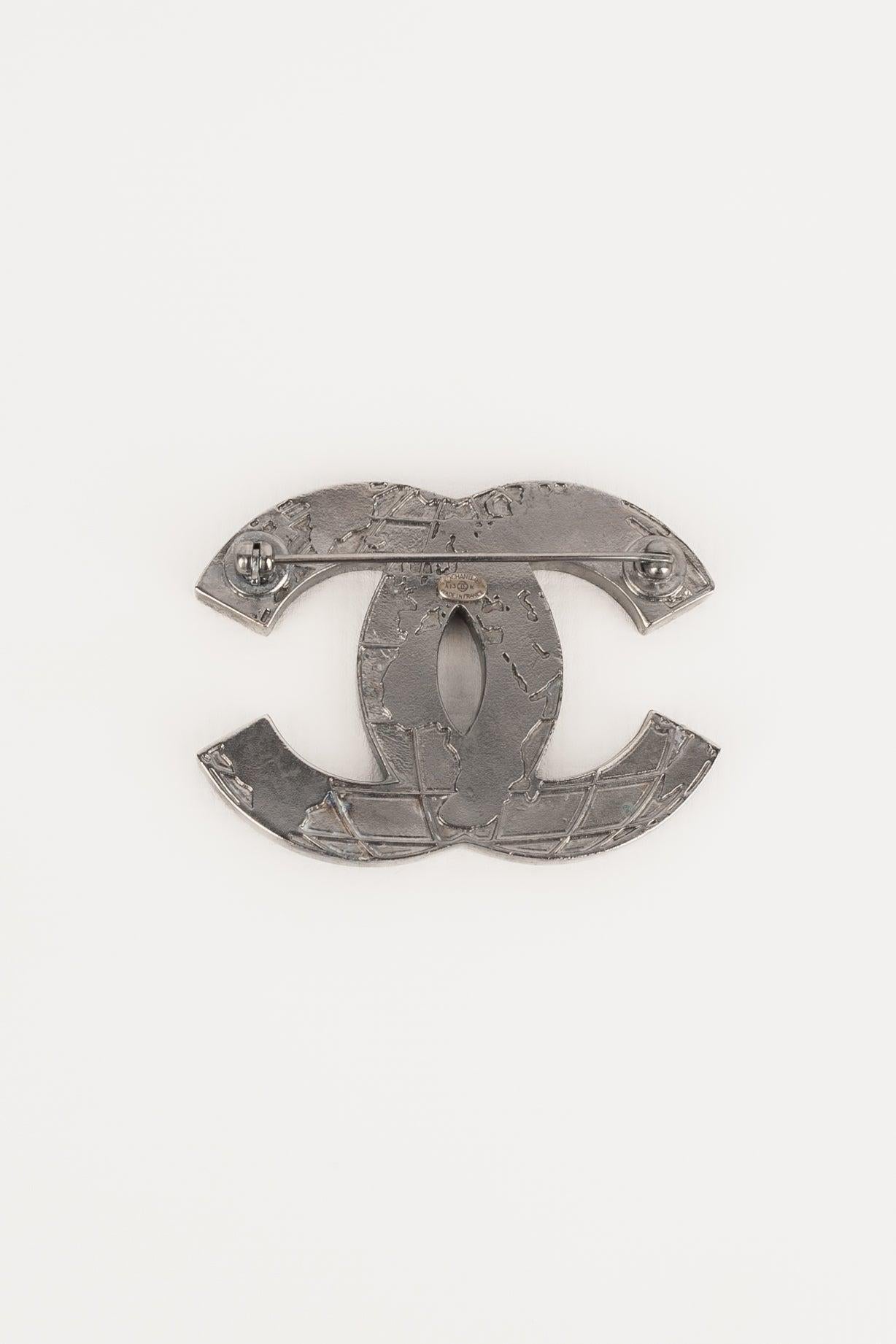 Chanel World Map Dark-silvery Metal Brooch, 2013 For Sale 2