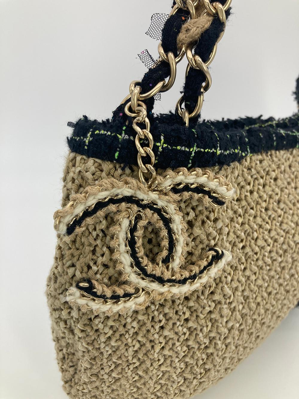 Chanel Woven Tan Rattan Straw Wool Trim Camellia Flower Shoulder Bag In Excellent Condition For Sale In Philadelphia, PA