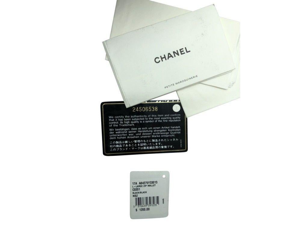Chanel Wristlet Clutch/Travel Wallet In Excellent Condition For Sale In London, GB