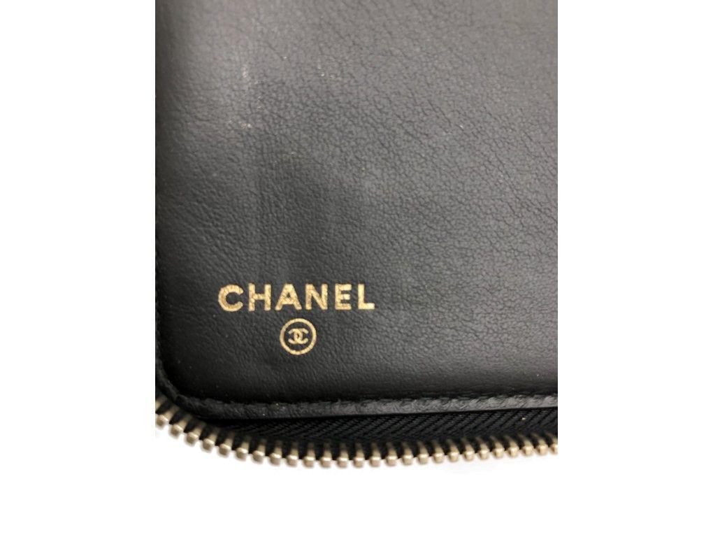 Chanel Cartera de mano/Billetera de viaje en venta 4