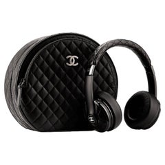 CHANEL x Monster - Boutons de musique de voyage Beats en cuir d'agneau noir et plastique pour hommes