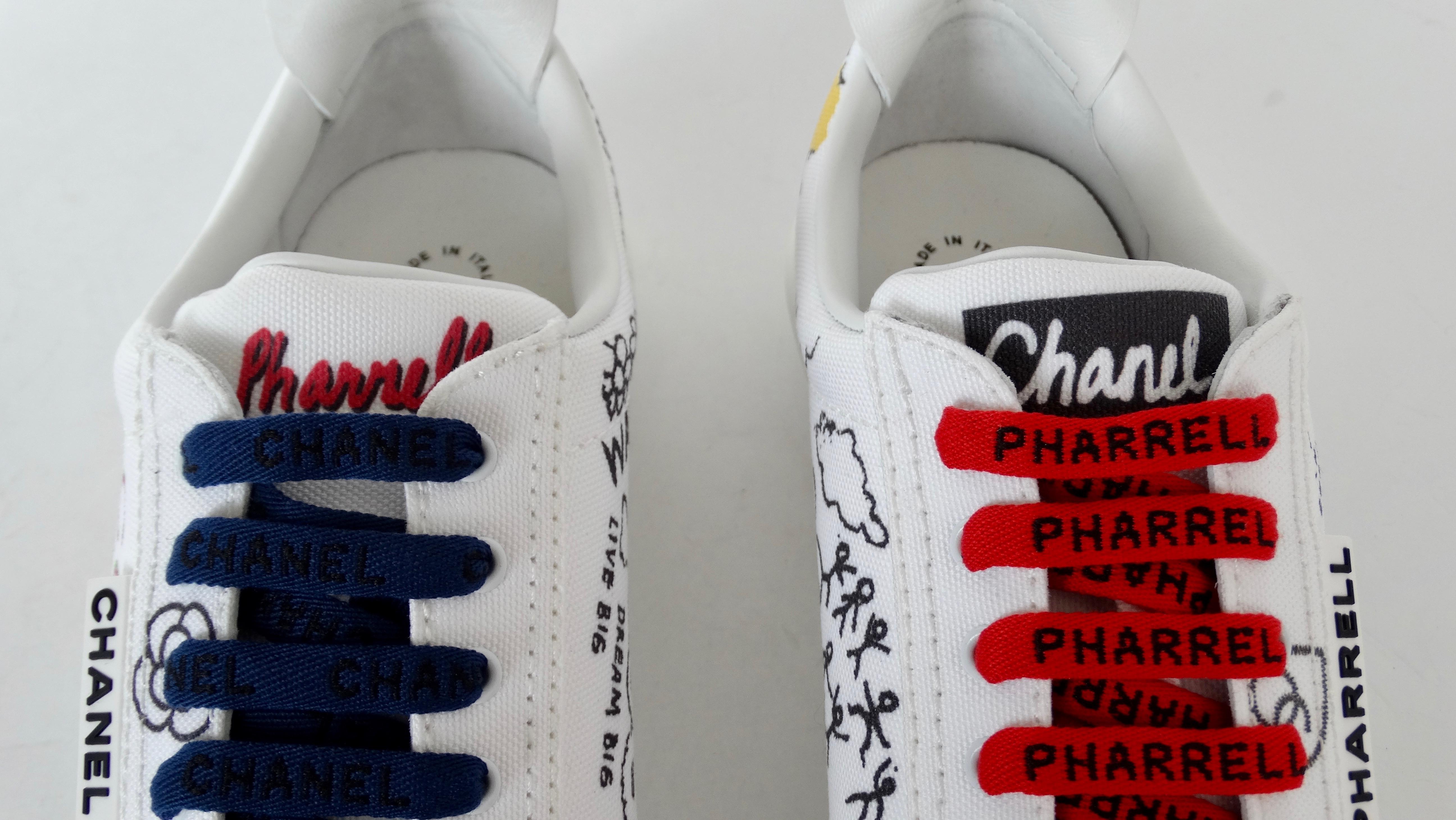 Chanel X Pharrell 2019 White Graffiti Low Top Lace-Up Sneaker In New Condition In Scottsdale, AZ