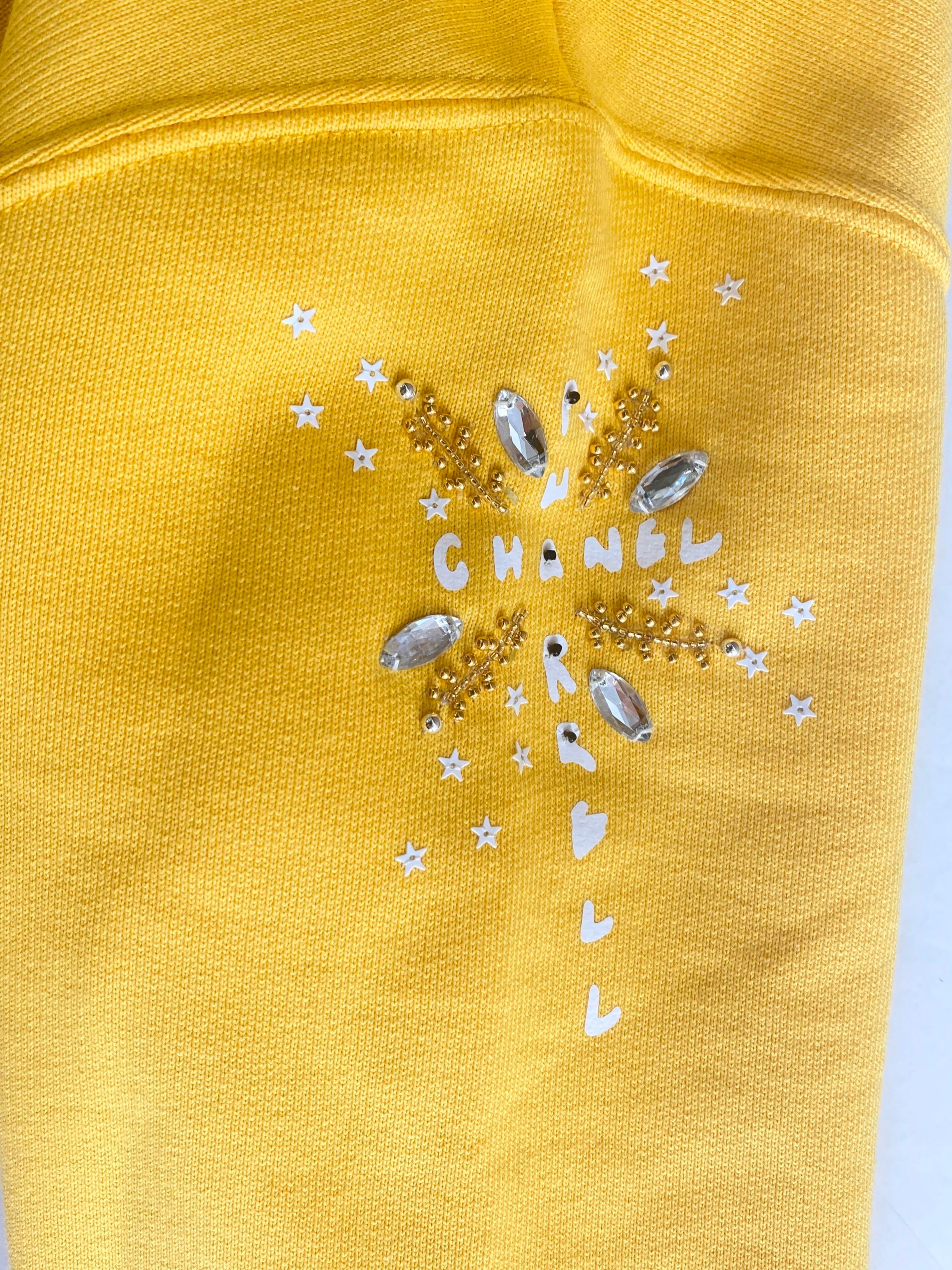 Chanel x Pharrell - Veste à capuche jaune tournesol appliqué, 2019  en vente 9