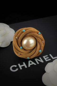 Chanel x Robert Goossens brooch 1960s