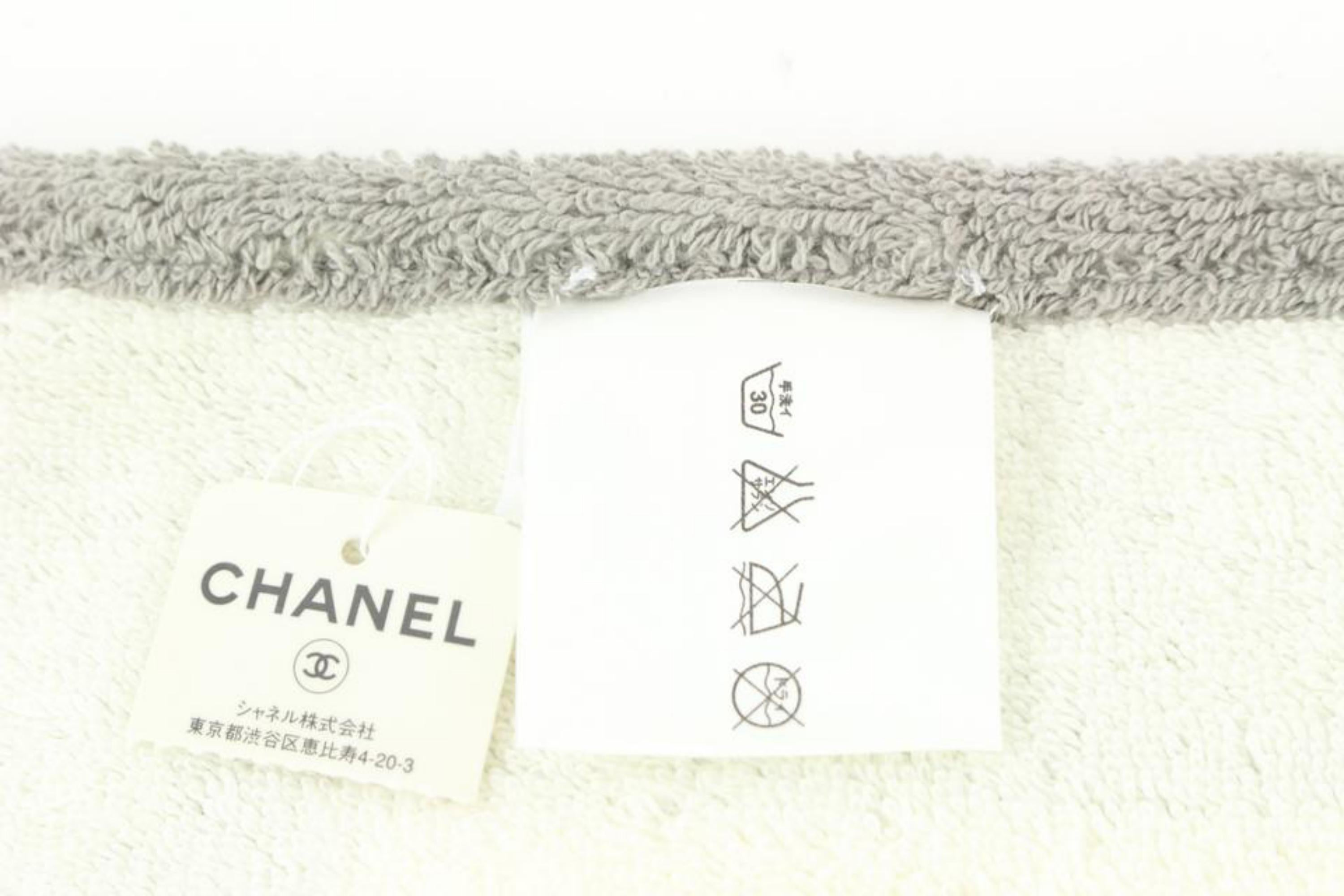 Chanel XL Grey Terry Cloth CC Sports Logo Beach Towel 46ck37s
Made In: France
Measurements: Length:  40.5