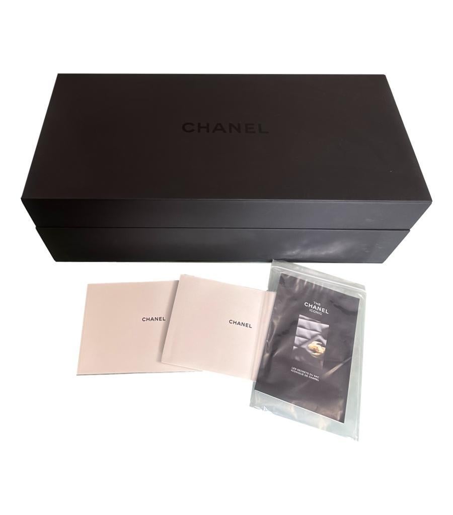 Coffre à bijoux Chanel XL matelassé avec clés et boîte de rangement en or en vente 13
