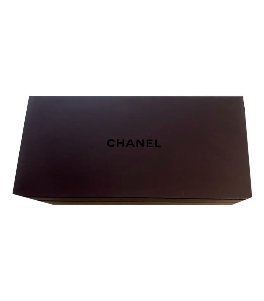 Chanel XL Leder Diamant gesteppte Schmucktruhe mit goldenen Schlüsseln und Aufbewahrungsbox im Angebot 15