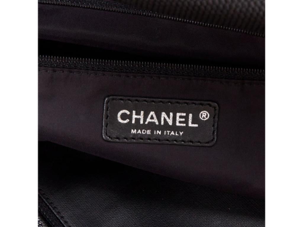 CHANEL XL Paris-Biarritz black coated canvas silver CC crossbody travel hobo bag en vente 5
