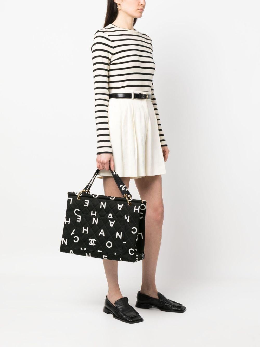 Chanel XL Shopper Tote Letras Logotipo Intemporal en Bueno estado para la venta en Miami, FL