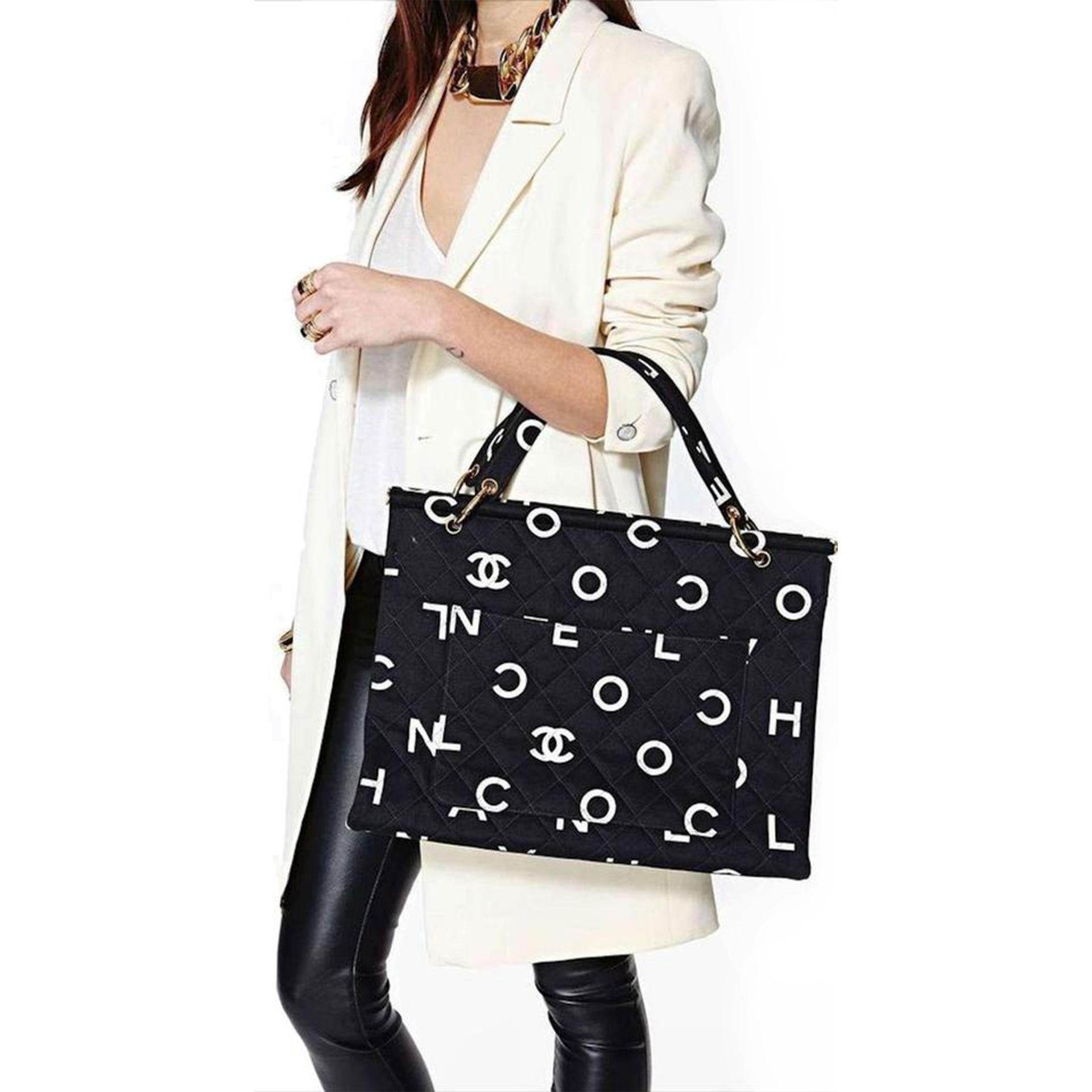 Femenino o masculino Chanel XL Shopper Tote Letras Logotipo Intemporal en venta