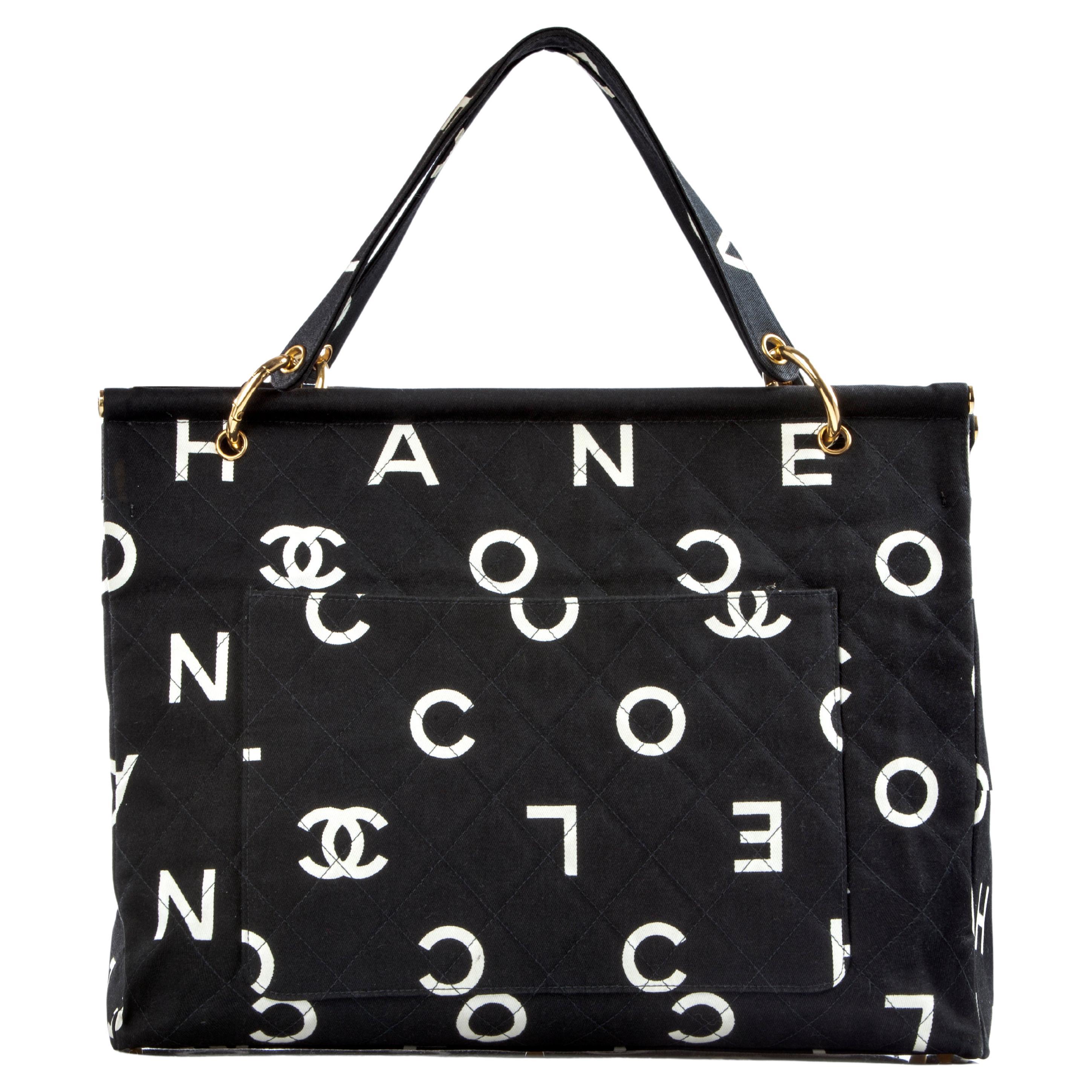 Chanel XL Shopper Tote Letras Logotipo Intemporal en venta 1