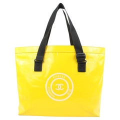 Chanel Fourre-tout de plage imperméable XL jaune et noir 37ck311s