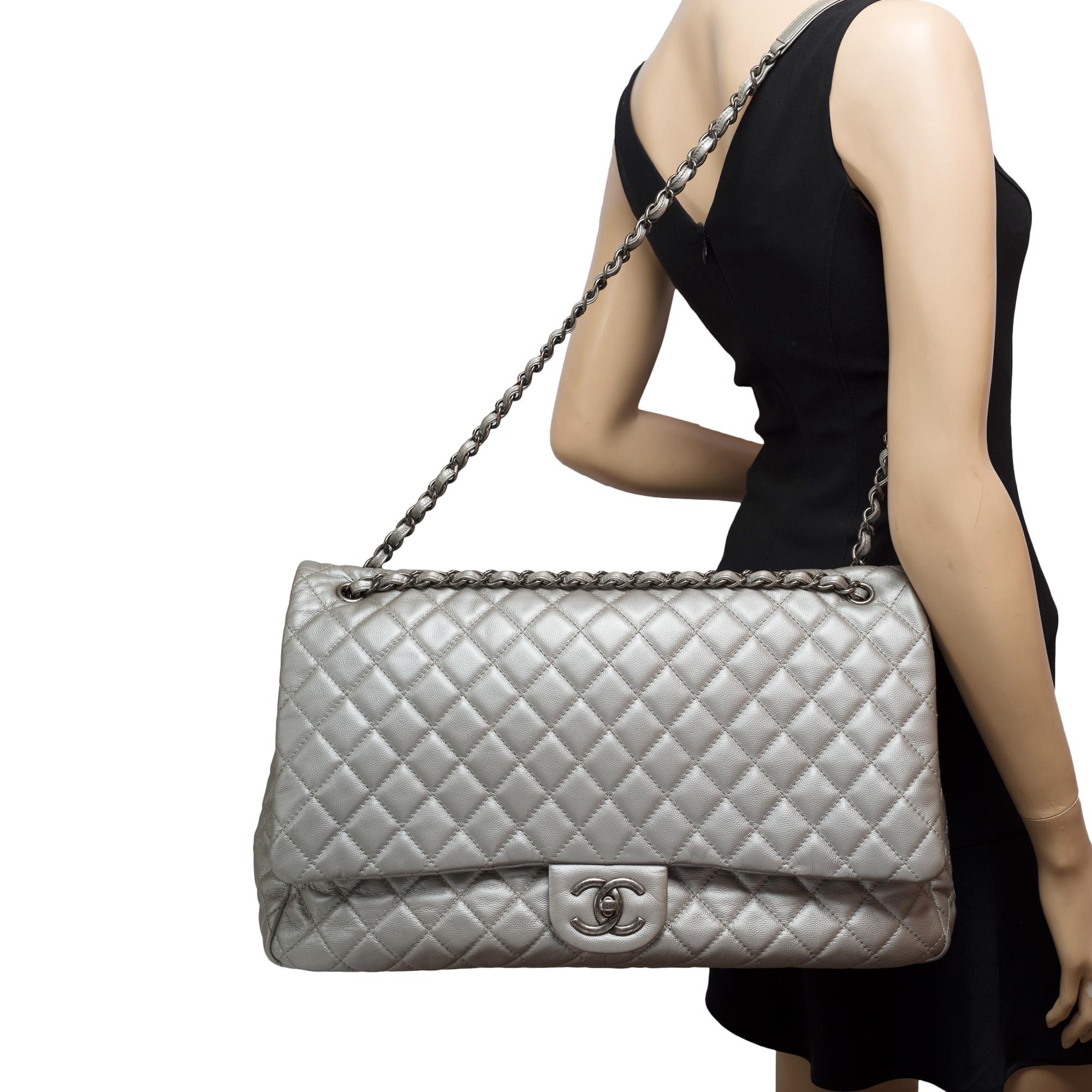 Chanel XXL Airlines shoulder bag in quilted silver caviar leather For Sale 7