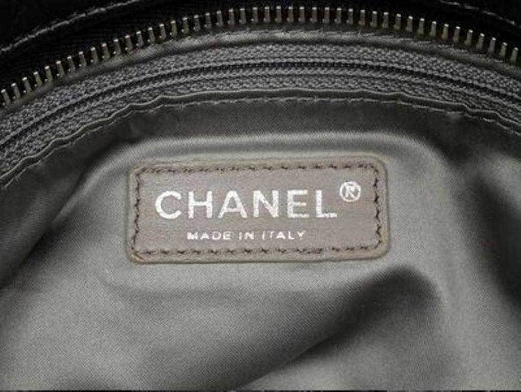 Chanel Xxl Quilted Chain Tote ( Excellent - ) 213311 Black Leather Shoulder Bag For Sale 6