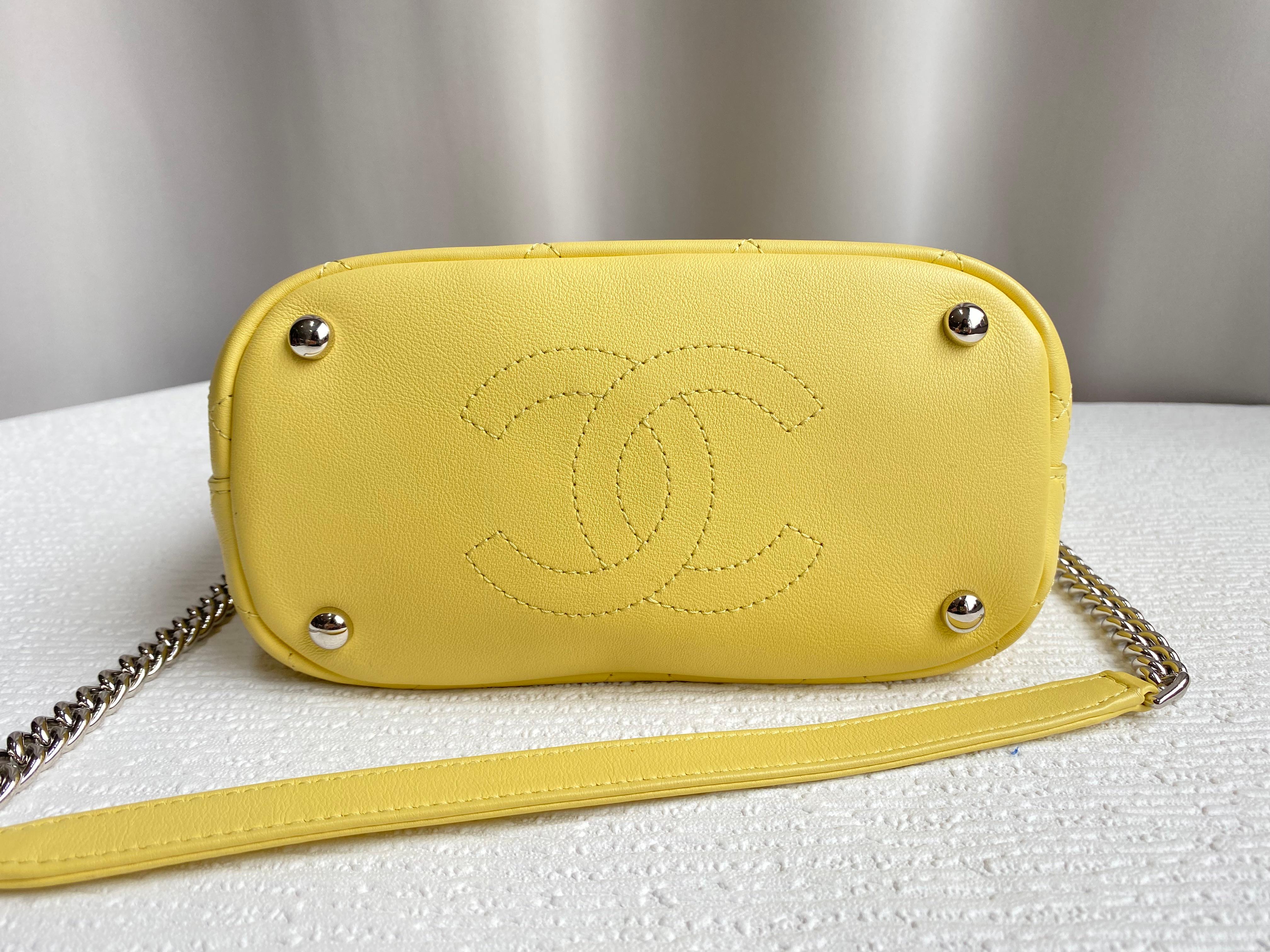 Chanel Yellow 31 Rue Cannborn Paris  For Sale 8