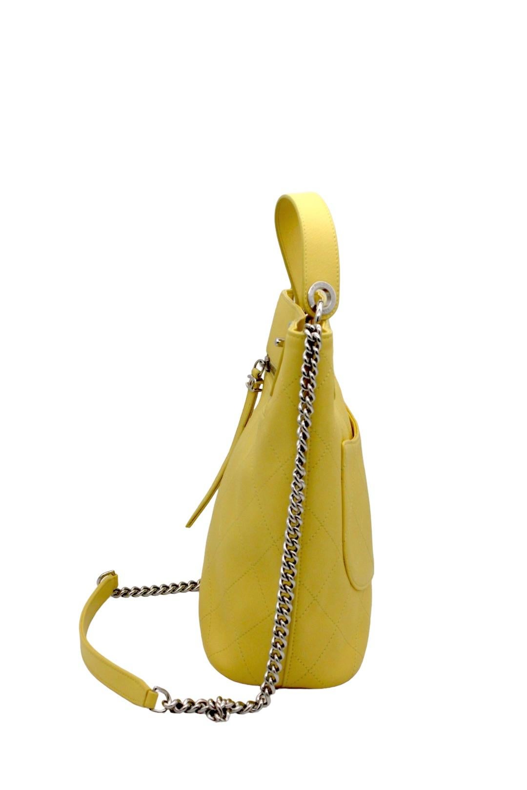 Chanel Yellow 31 Rue Cannborn Paris  In Good Condition For Sale In London, GB
