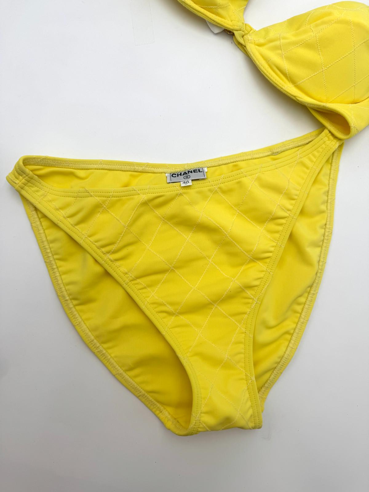 Chanel Yellow Bikini – 1995 Collection en Bueno estado para la venta en San Francisco, CA