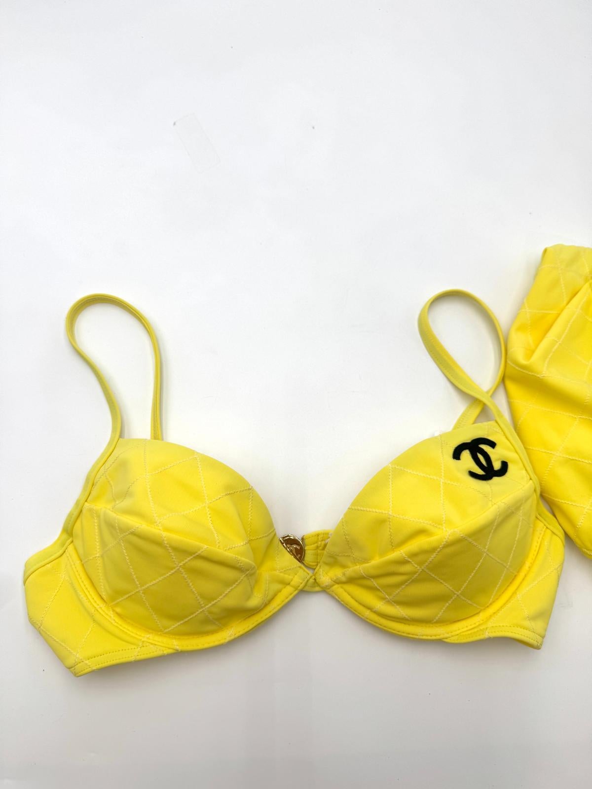 Chanel Yellow Bikini – 1995 Collection en venta 2