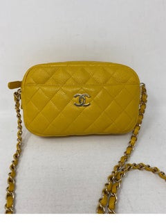 Chanel - Sac à bandoulière pour appareil photo jaune