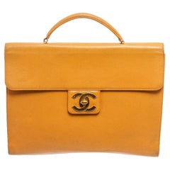 Chanel Gelbe Kaviarleder Business Messenger-Tasche