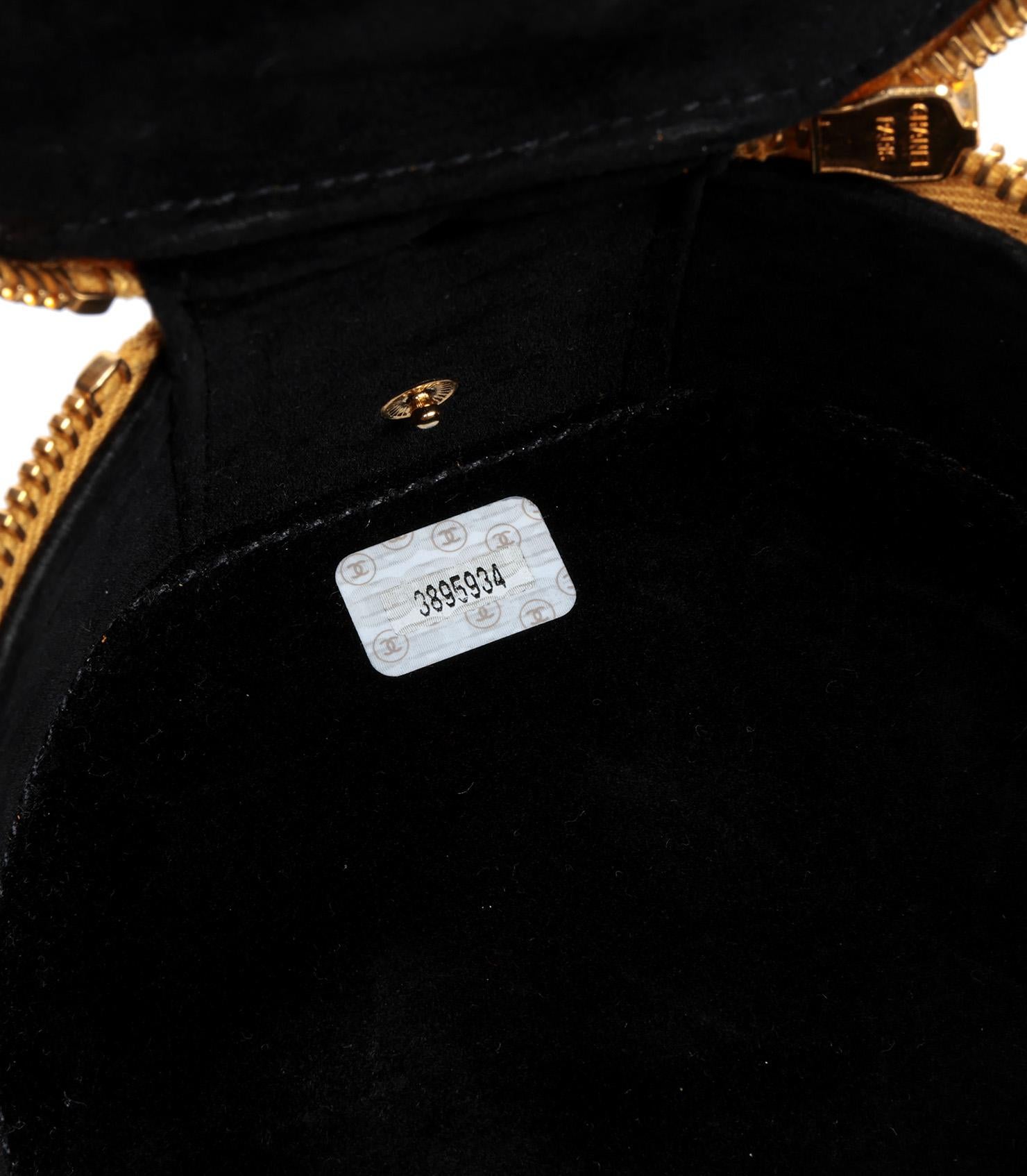 Chanel - Coffret à bijoux Timeless en cuir caviar jaune Excellent état - En vente à Bishop's Stortford, Hertfordshire