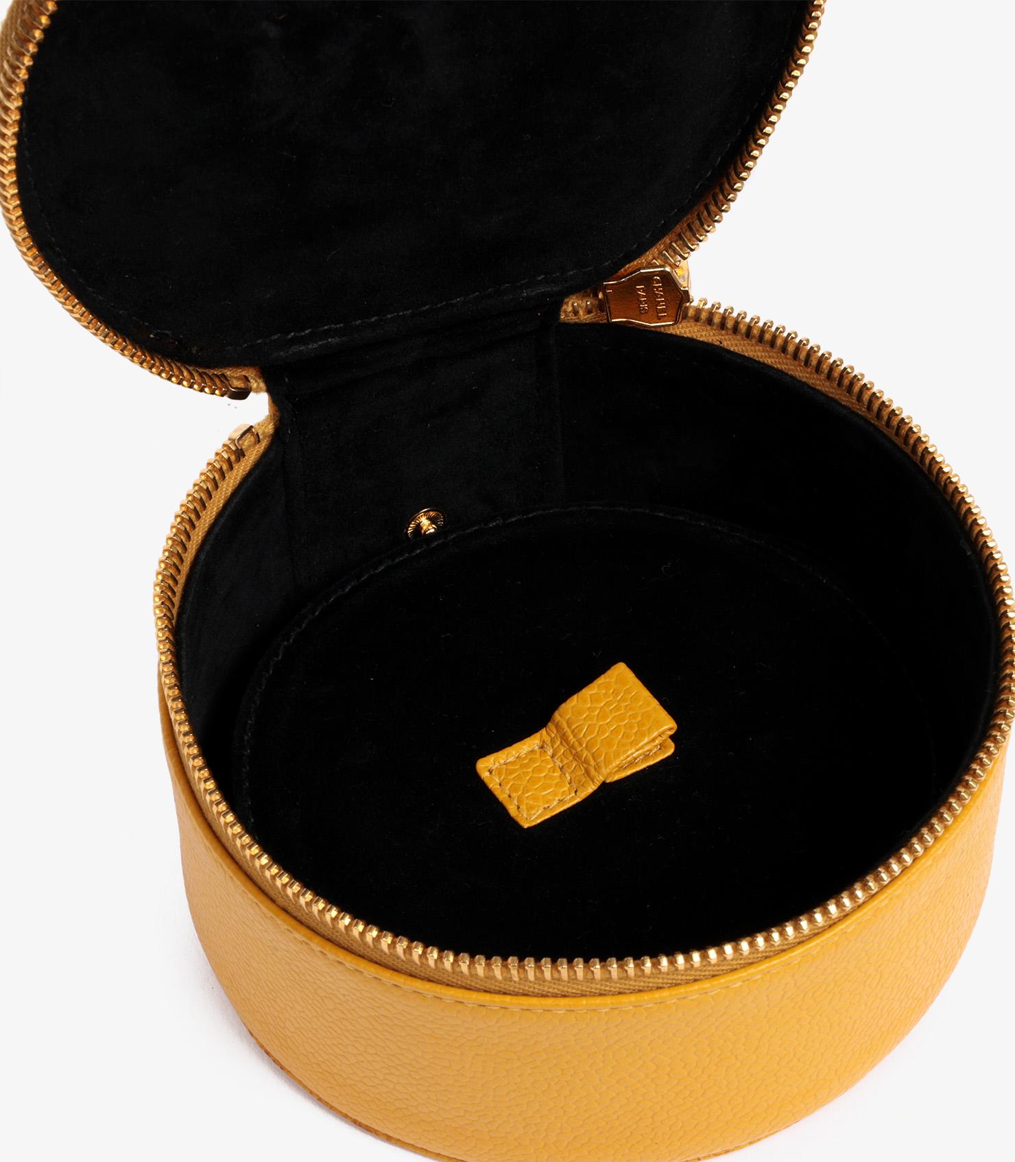 Chanel - Coffret à bijoux Timeless en cuir caviar jaune en vente 1