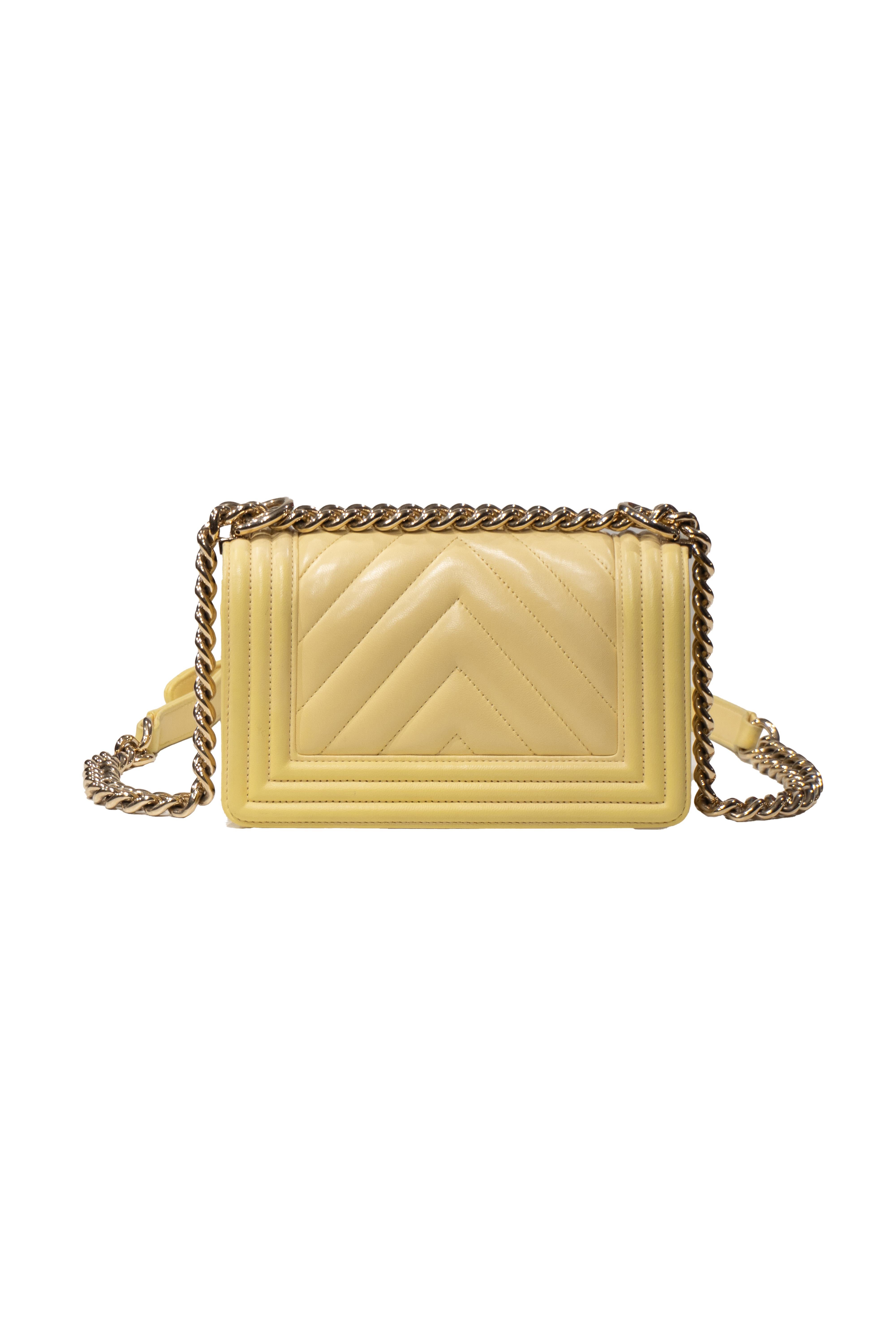 Chanel Yellow Chevron Leather Small Boy Flap Bag Gold Hardware In Good Condition In Baleares, Baleares