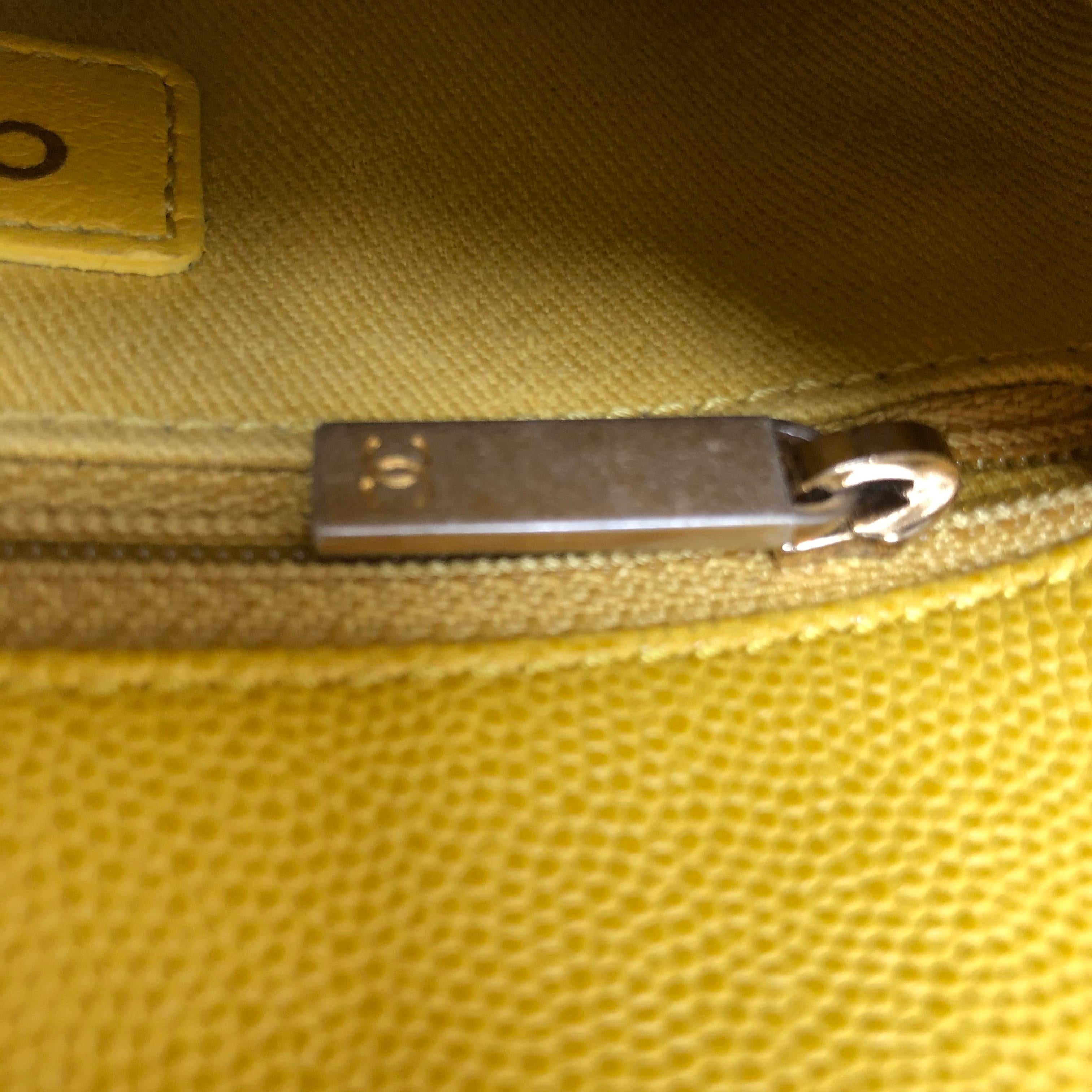 Chanel Gelbe Coco Henkeltasche 8