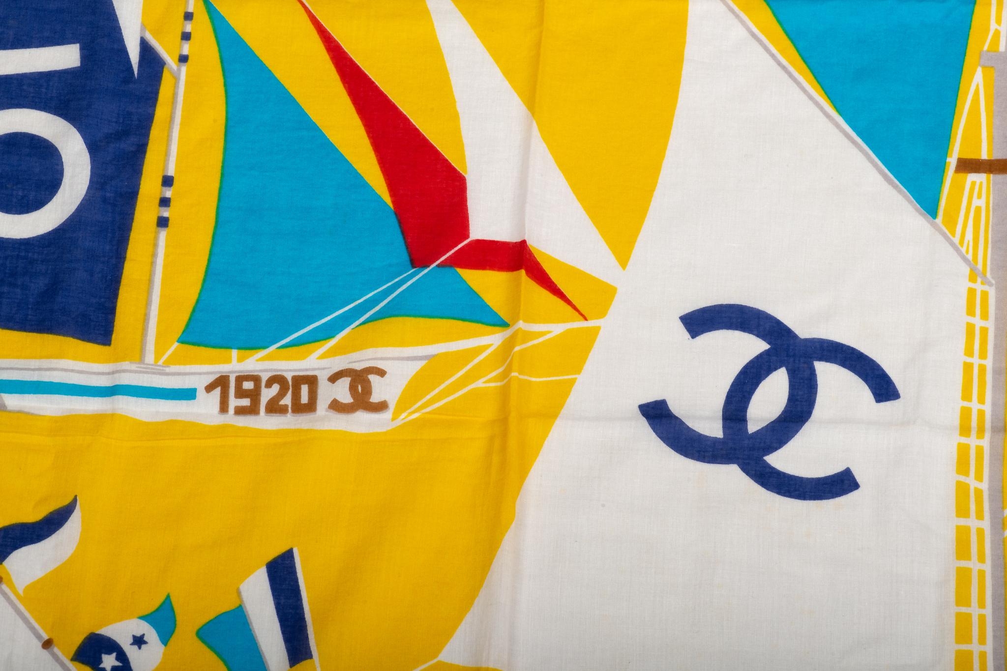 Chanel Gelb Baumwolle Strand Sarong/Schal im Zustand „Gut“ in West Hollywood, CA