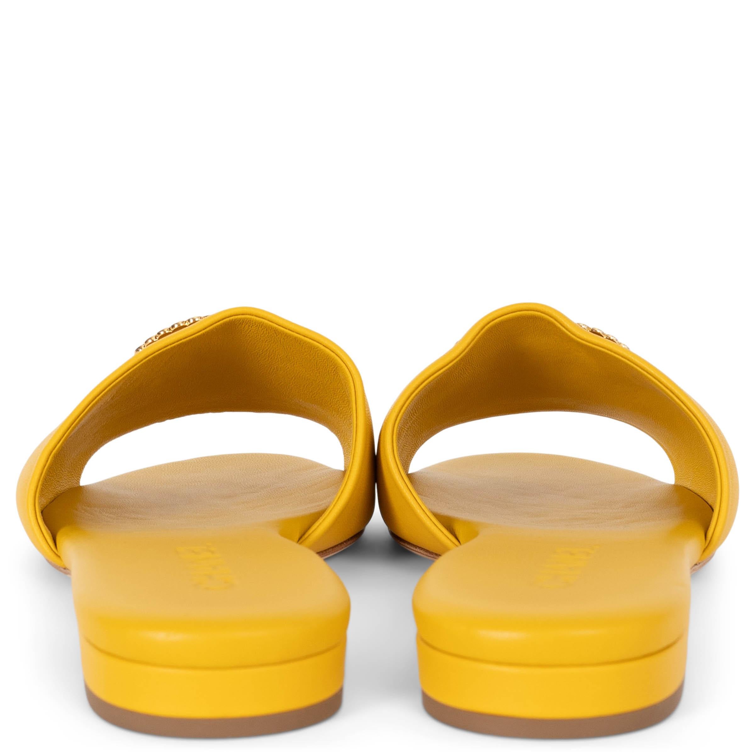 Women's CHANEL yellow leather 19A NEW YORK EMBELLISHED Slide Sandals Shoes 41 fit 40 For Sale