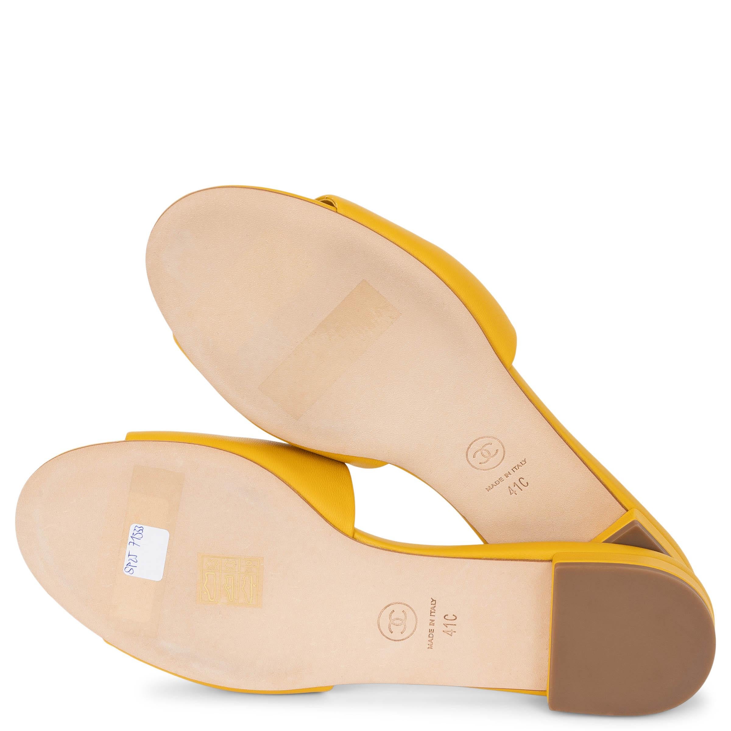CHANEL yellow leather 19A NEW YORK EMBELLISHED Slide Sandals Shoes 41 fit 40 For Sale 4