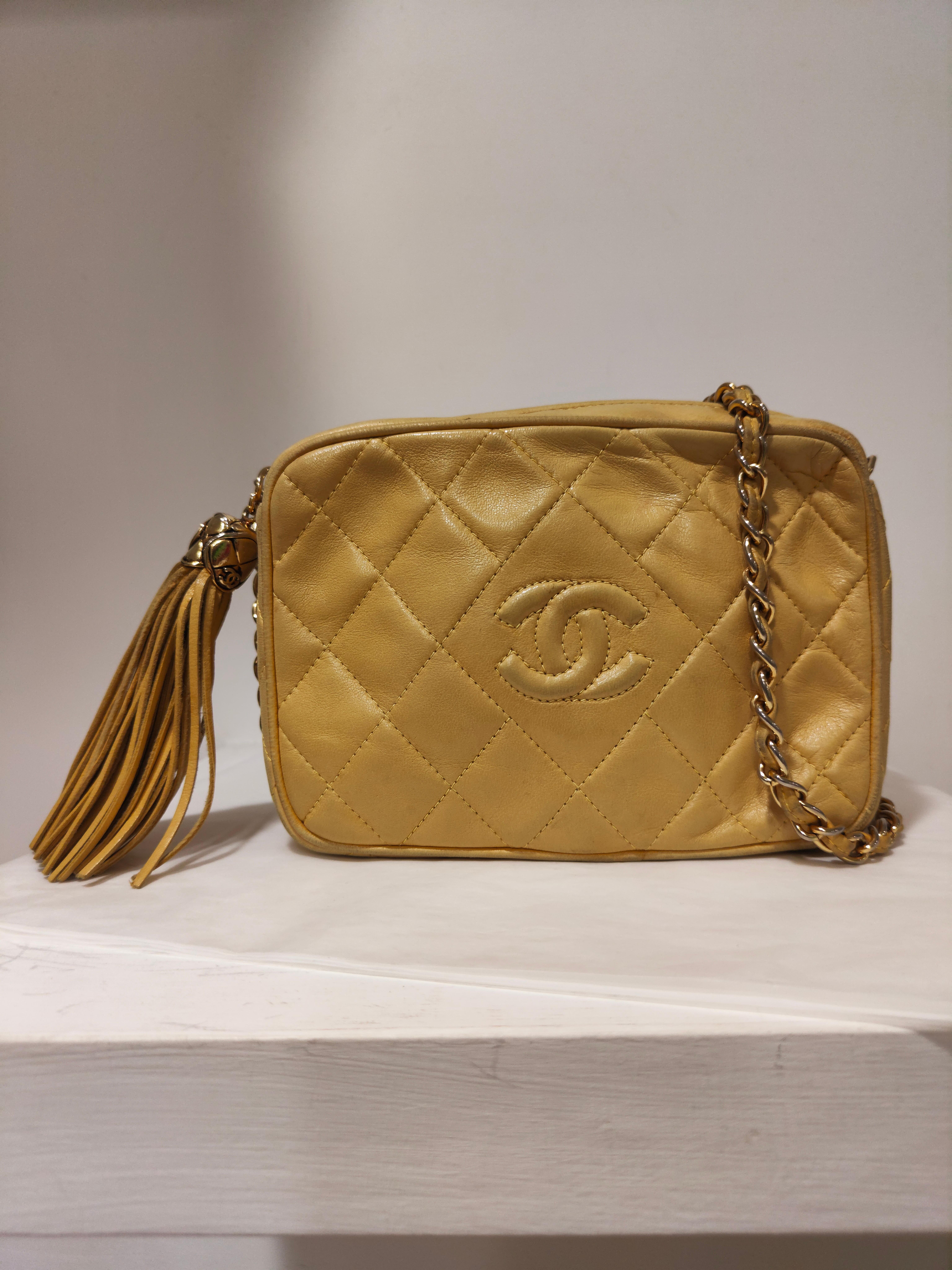 Chanel Yellow leather camera shoulder bag In Good Condition In Capri, IT