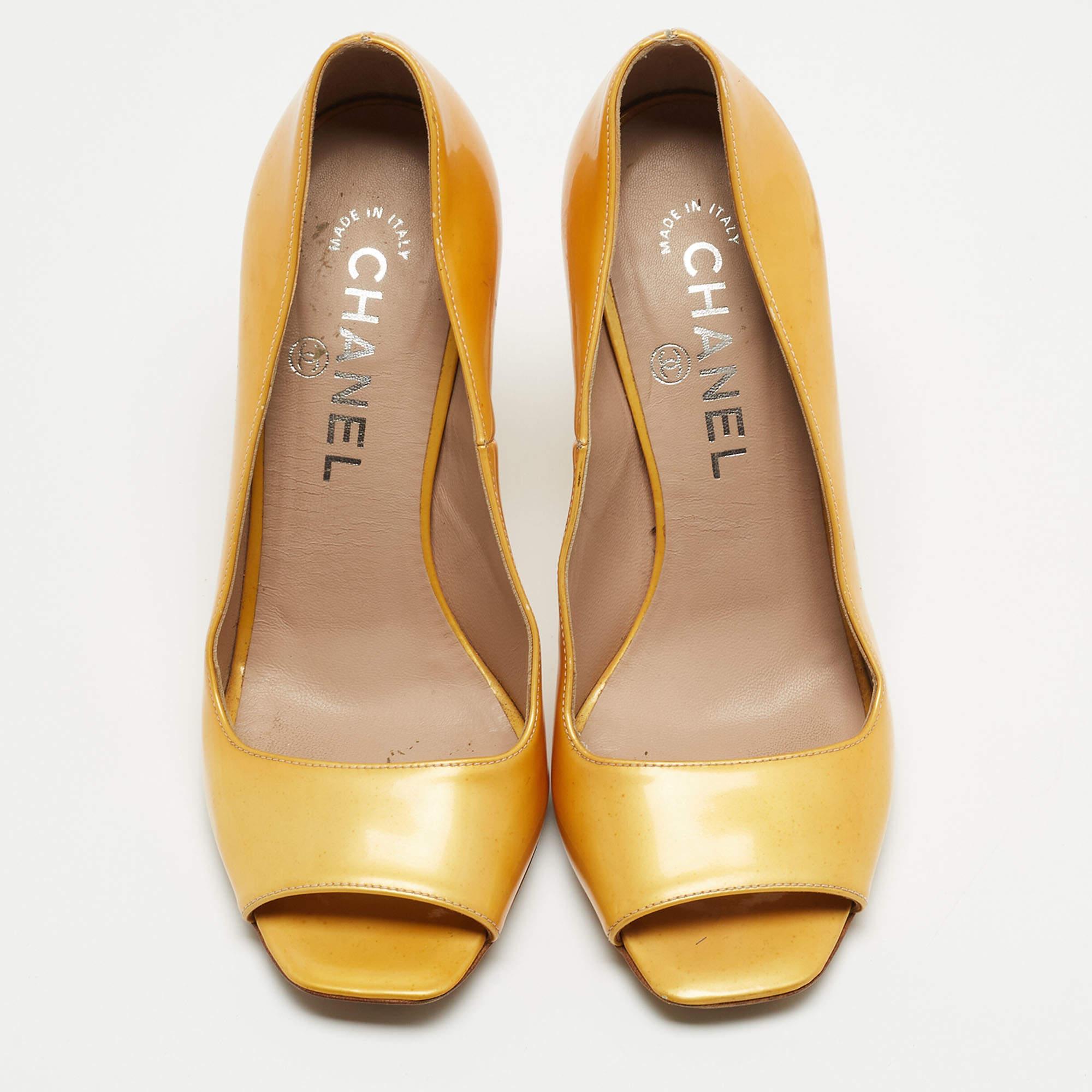 Chanel Yellow Patent Leather Peep Toe Block Heel Pumps Size 36 In Fair Condition In Dubai, Al Qouz 2