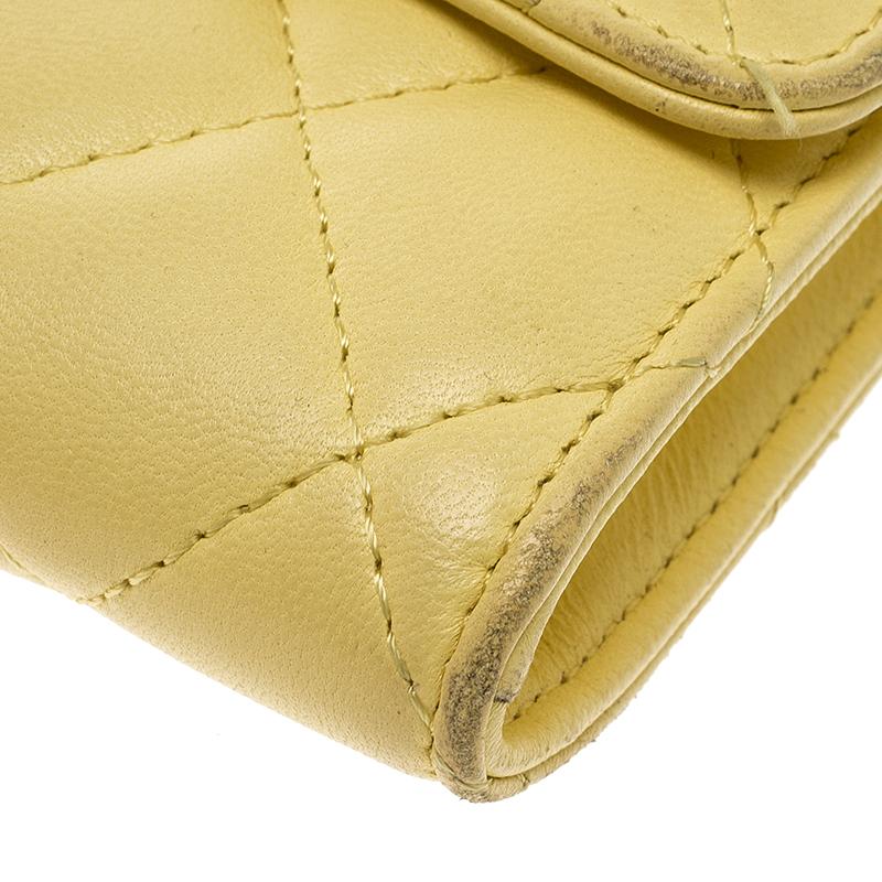 Chanel Yellow Quilted Leather Flap Wallet In Good Condition In Dubai, Al Qouz 2