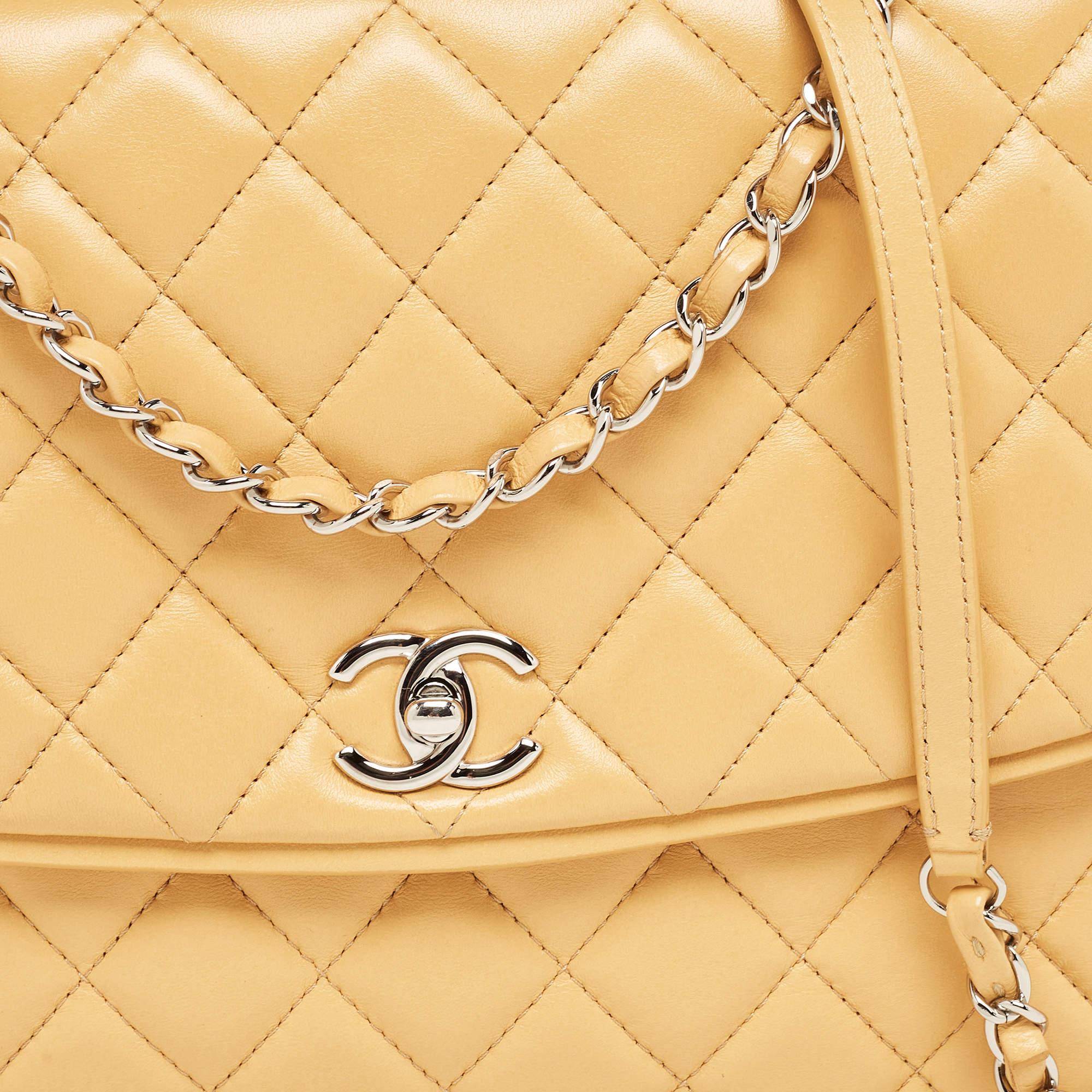 Chanel Yellow Quilted Leather Large Pagode Piping Flap Bag For Sale 10