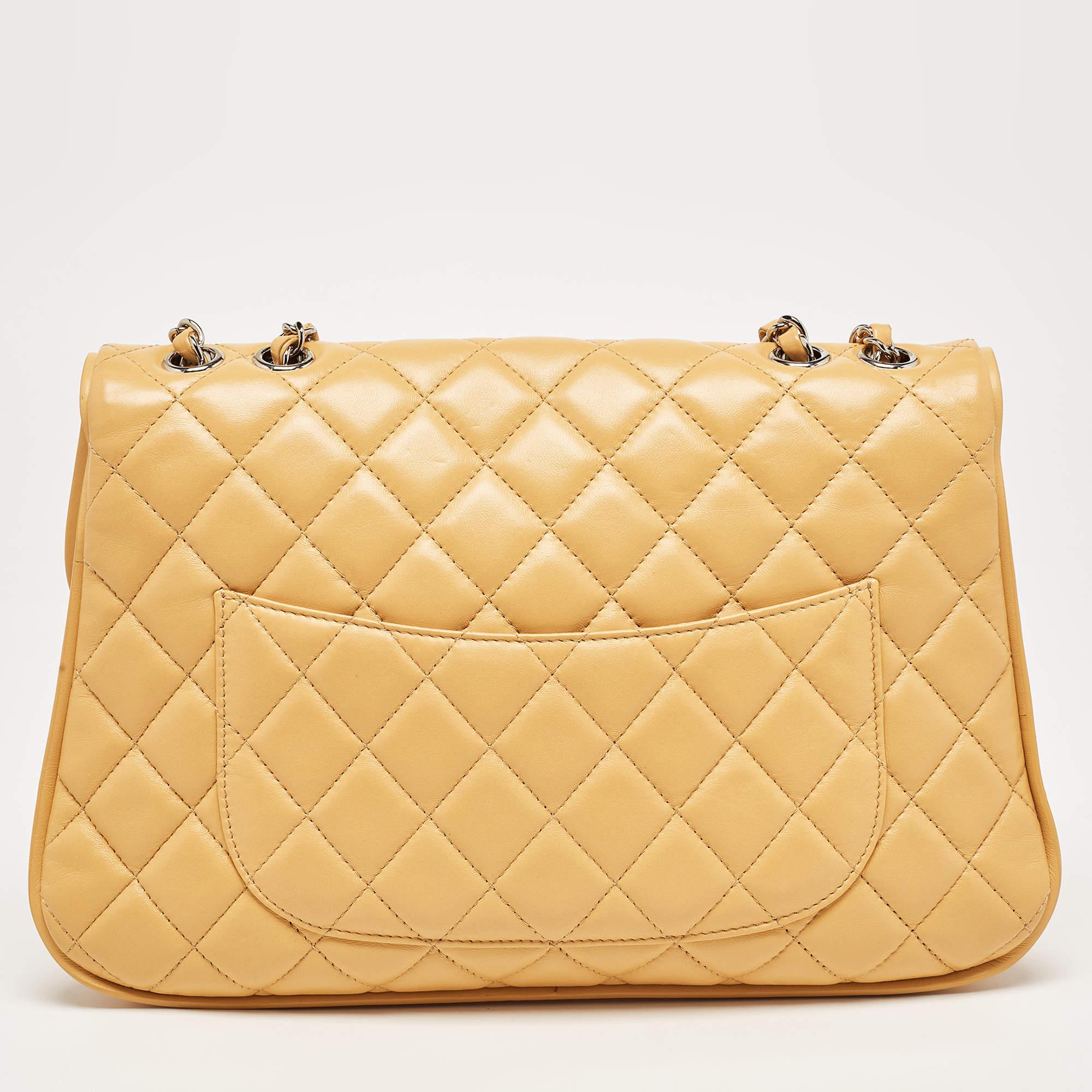 Chanel Yellow Quilted Leather Large Pagode Piping Flap Bag For Sale 11