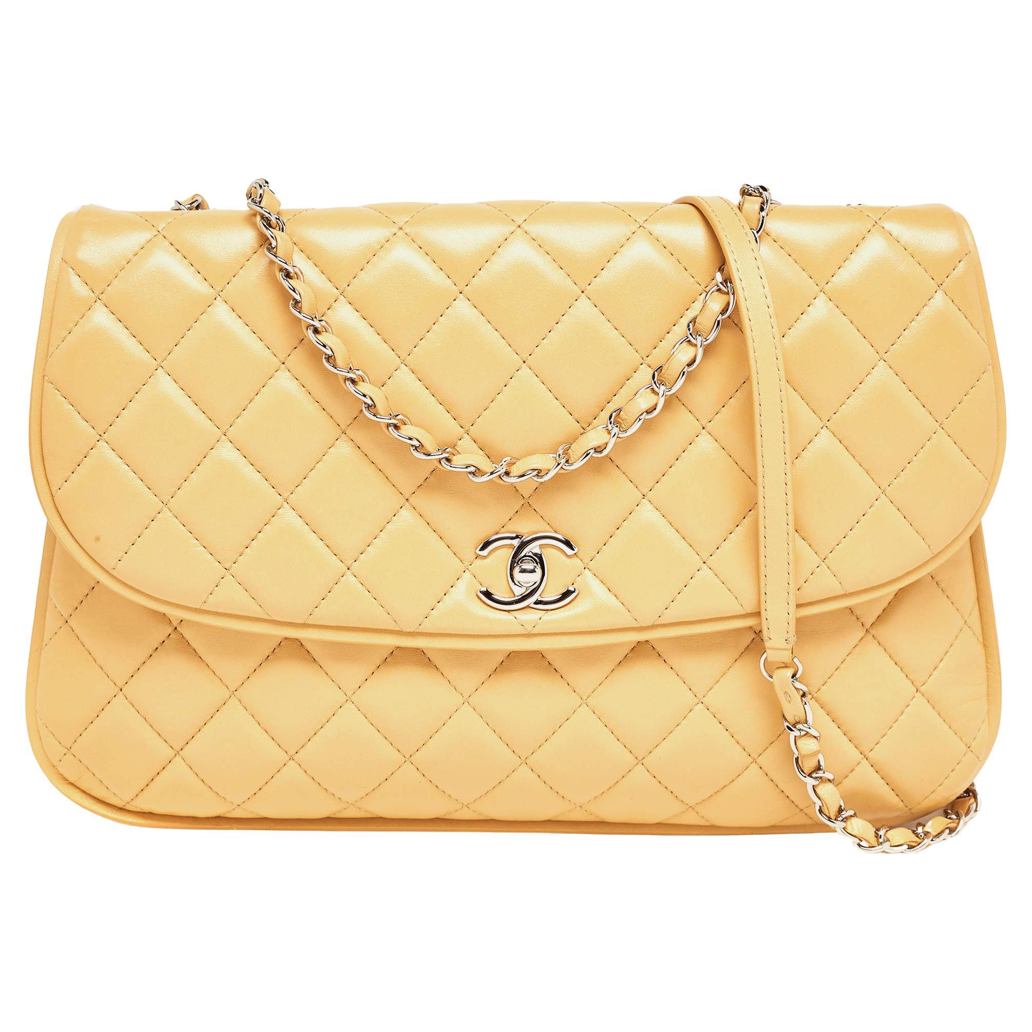 Chanel Yellow Quilted Leather Large Pagode Piping Flap Bag For Sale
