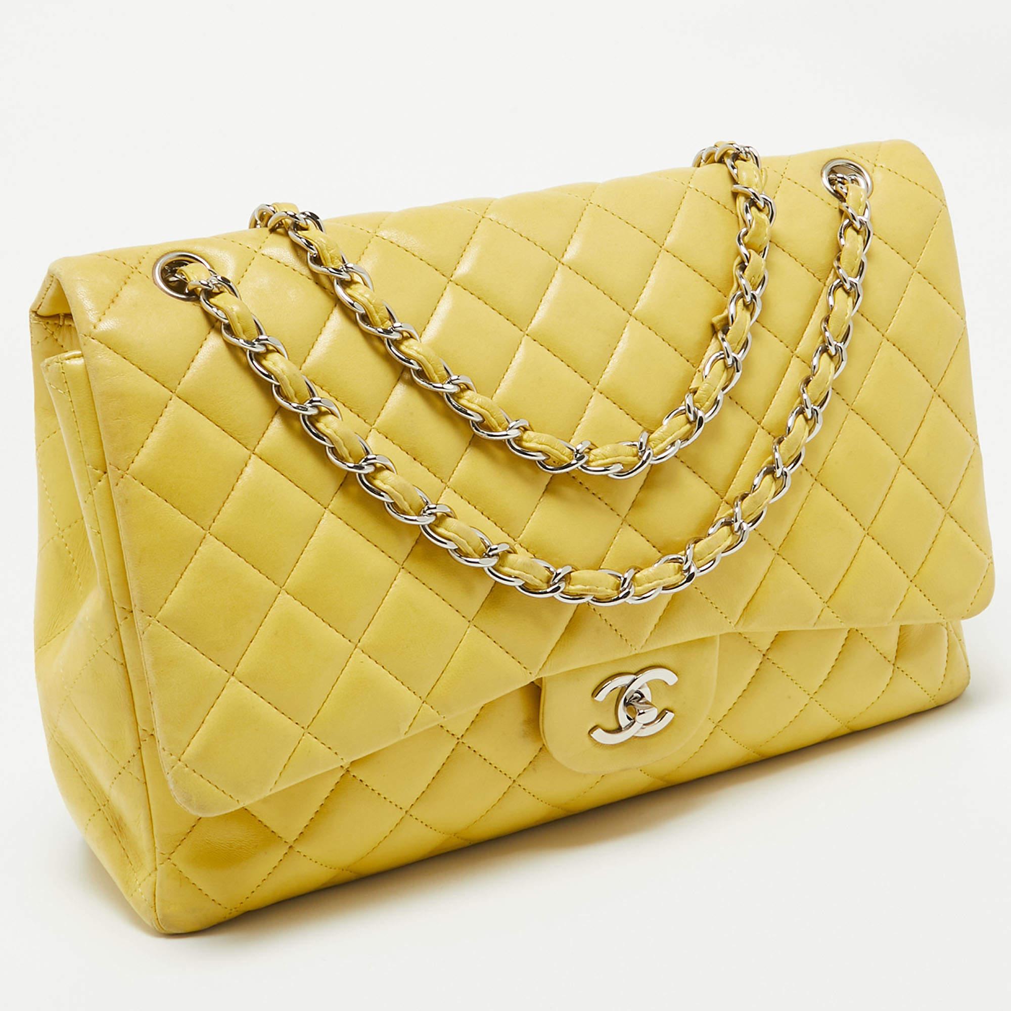 Chanel Yellow Quilted Leather Maxi Classic Single Flap Bag In Fair Condition For Sale In Dubai, Al Qouz 2
