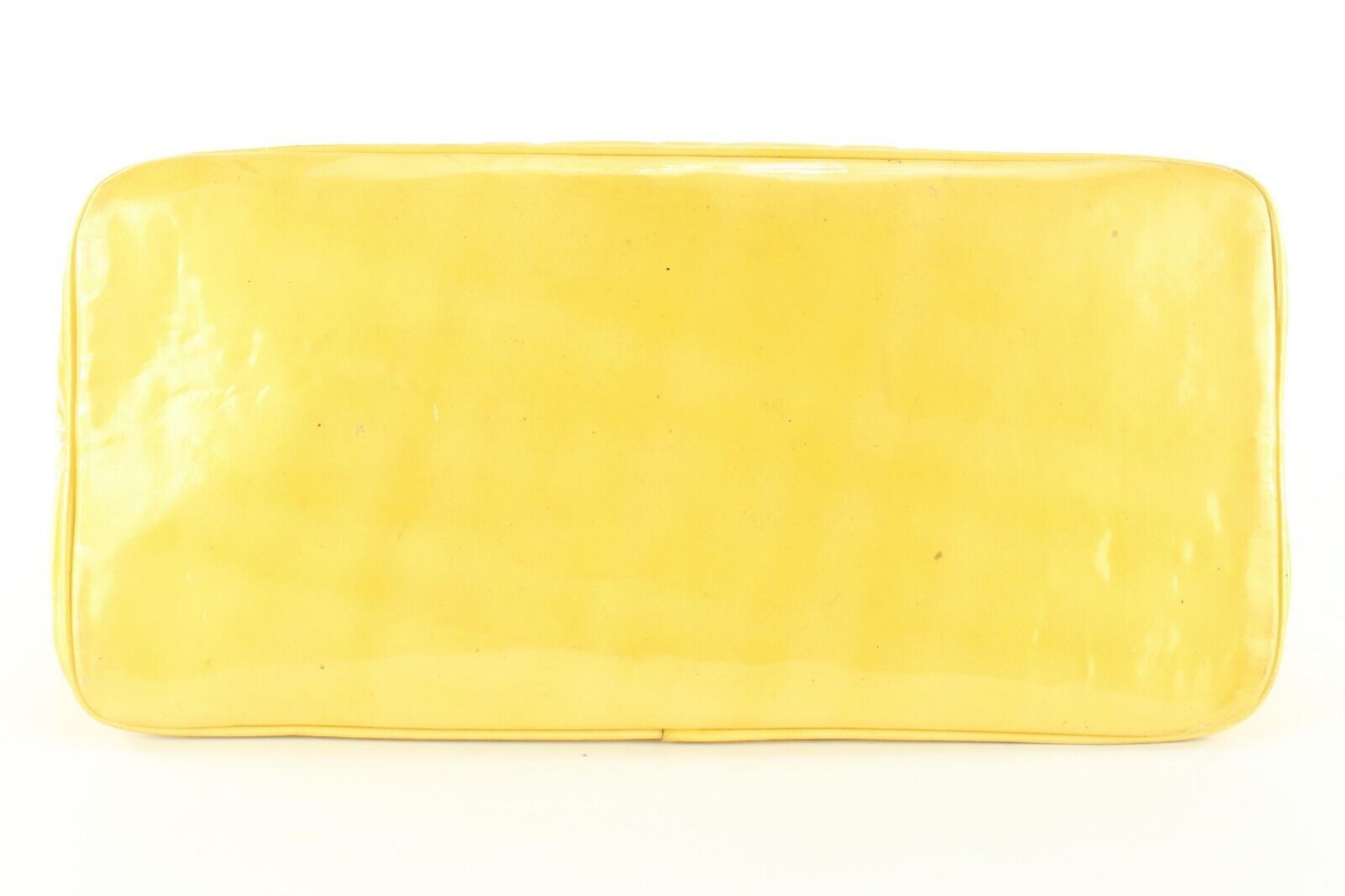 Jaune Chanel Sac fourre-tout zipp en vernis matelass jaune 1CK1108 en vente