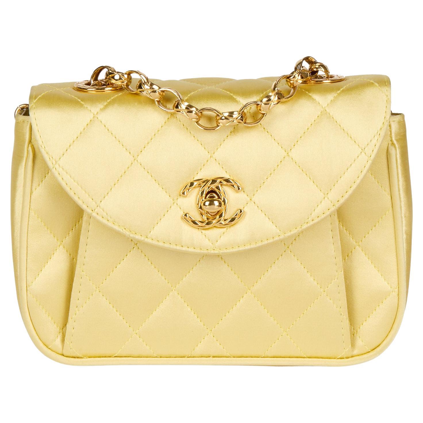 CHANEL Mini Bolso Solapa Vintage Satén Acolchado Amarillo