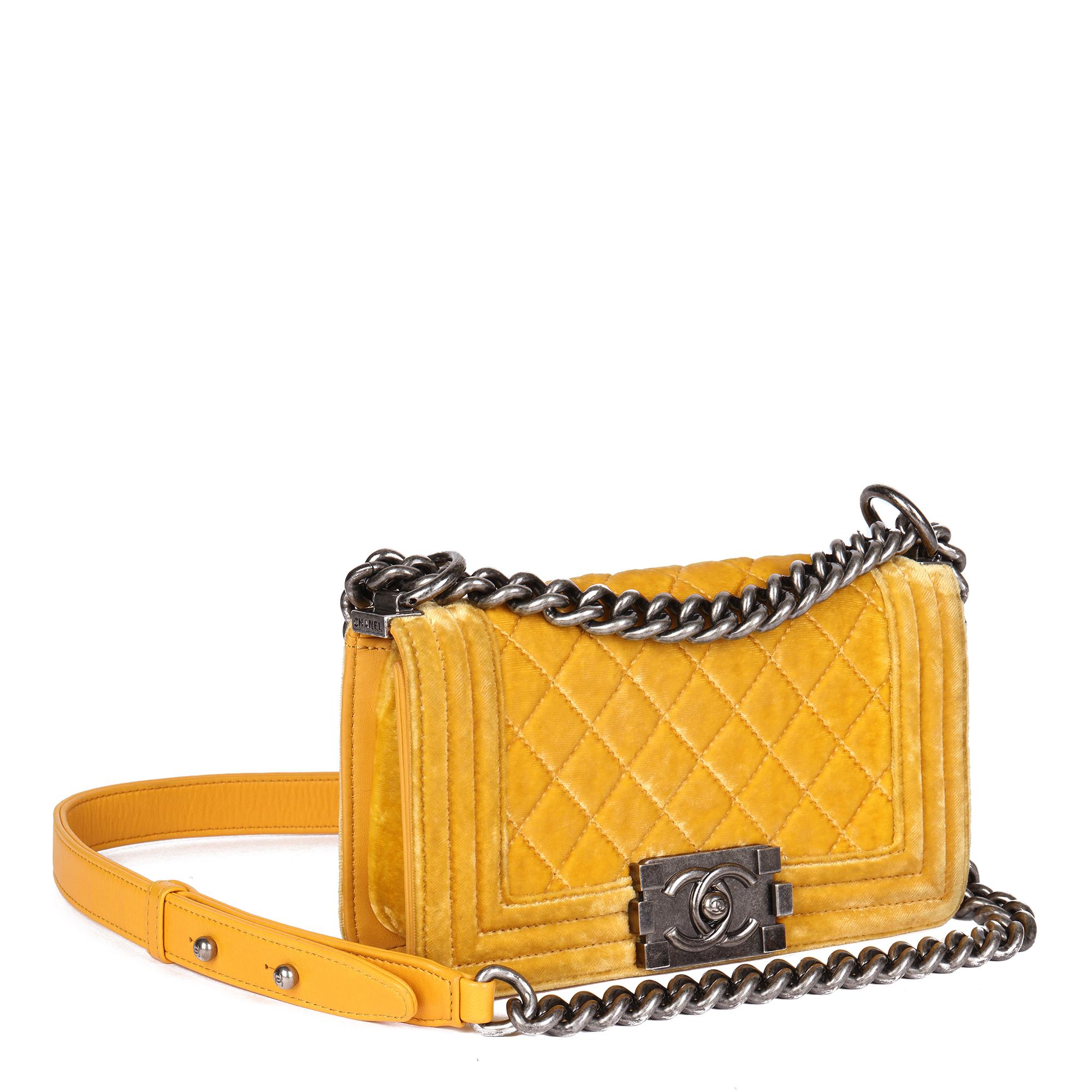 CHANEL
Yellow Quilted Velvet Small Le Boy

Xupes Reference: CB763
Serial Number: 17118009
Age (Circa): 2012
Accompanied By: Chanel Dust Bag
Authenticity Details: Authenticity Card, Serial Sticker (Made in Italy)
Gender: Ladies
Type: Shoulder,