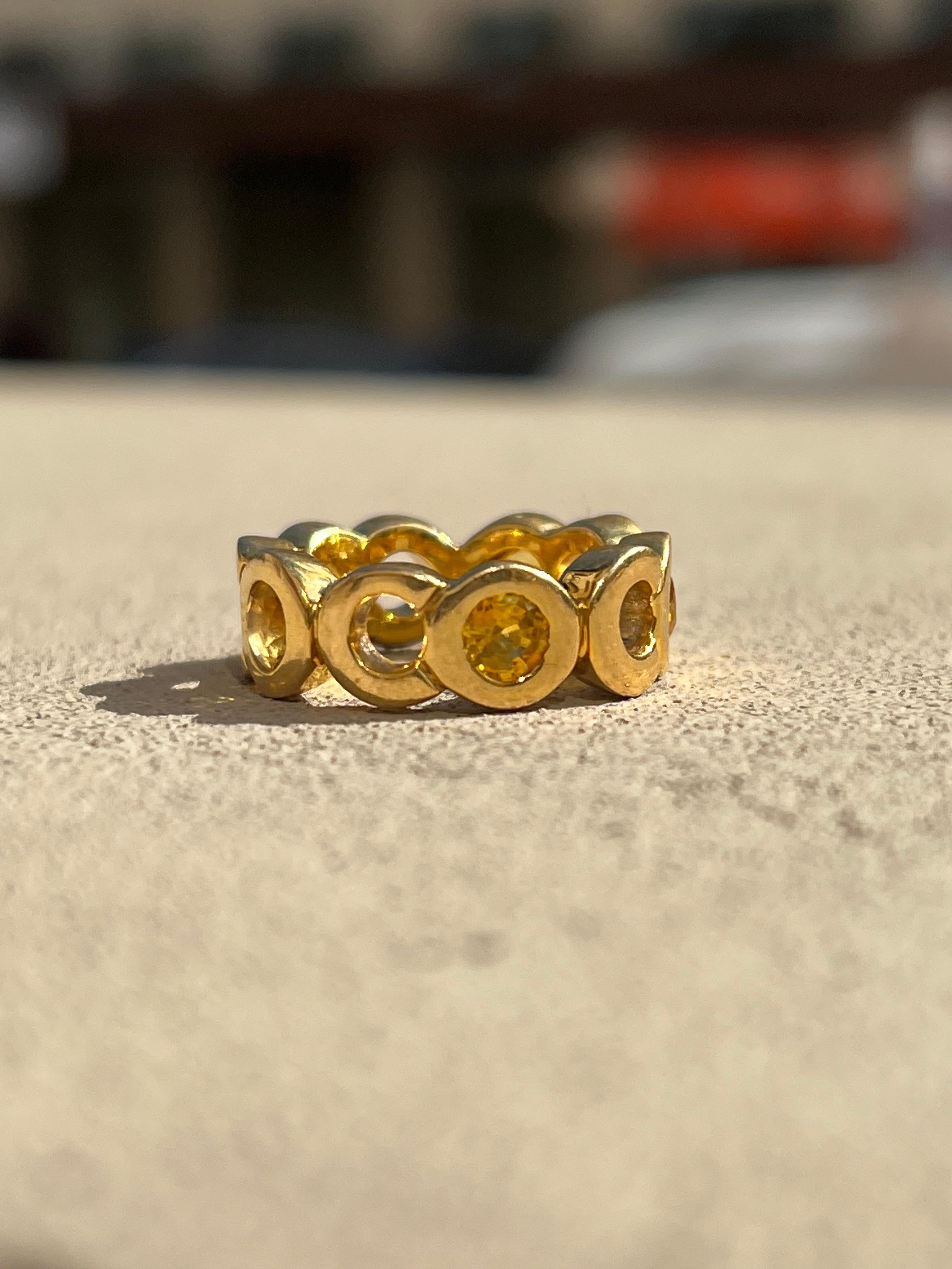 Coco-Ring aus 18 Karat Gelbgold mit gelbem Saphir im Zustand „Gut“ im Angebot in MIAMI, FL